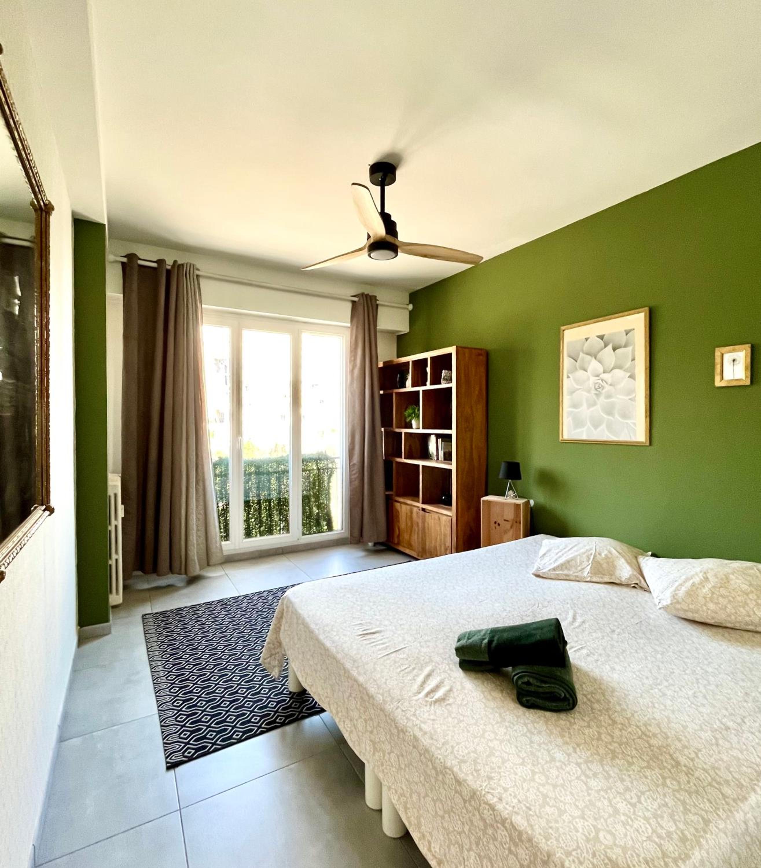 2 Bedrooms - Sea View Apartment photo 2