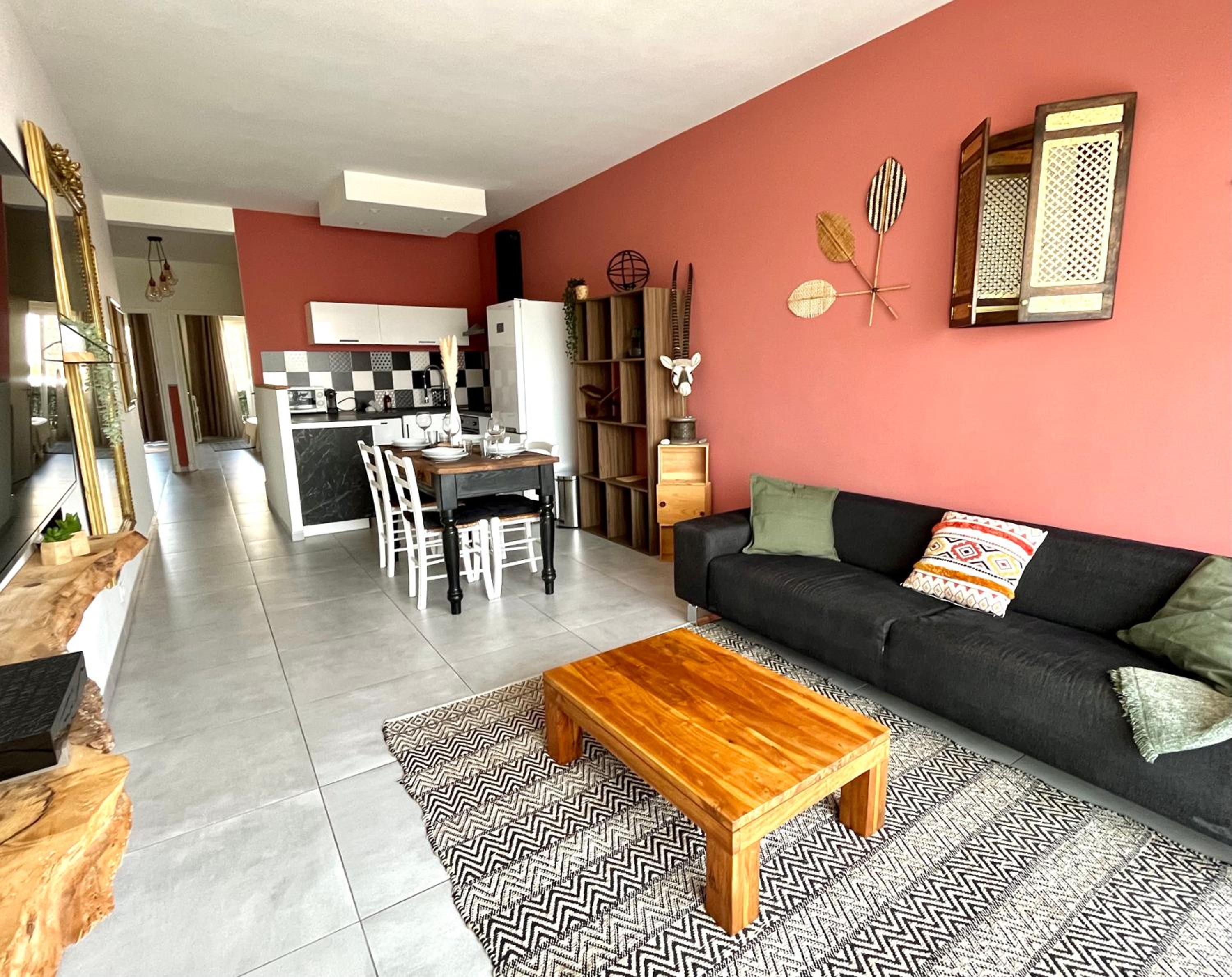 2 Bedrooms - Sea View Apartment photo 1