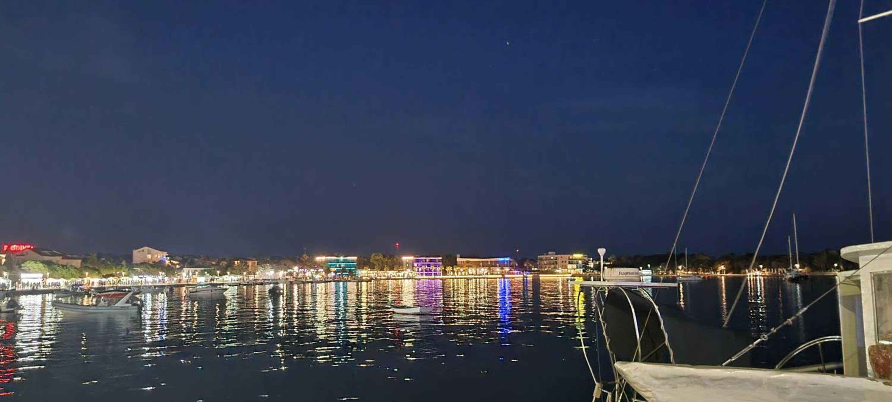 Photo 44