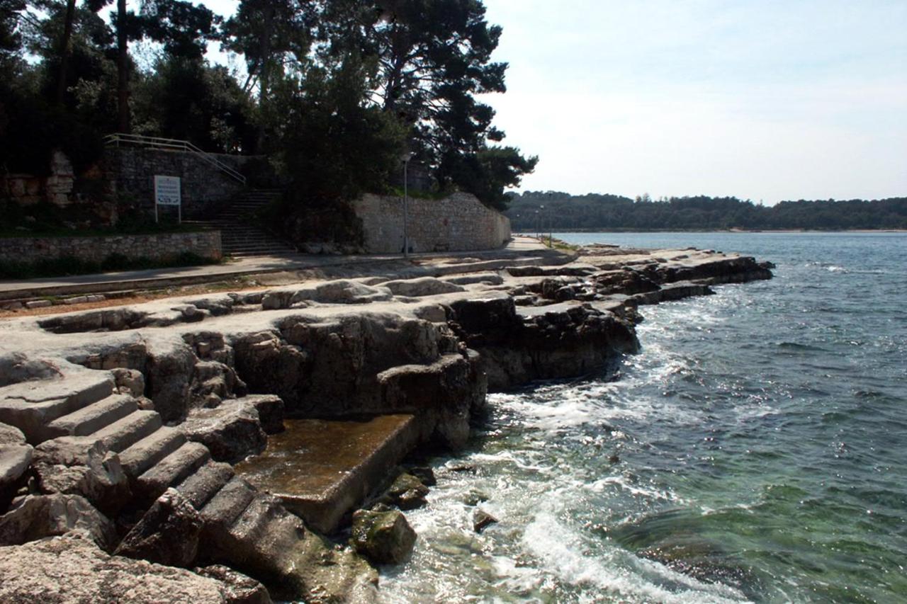Apartments with a parking space Rovinj - 18206 view 2