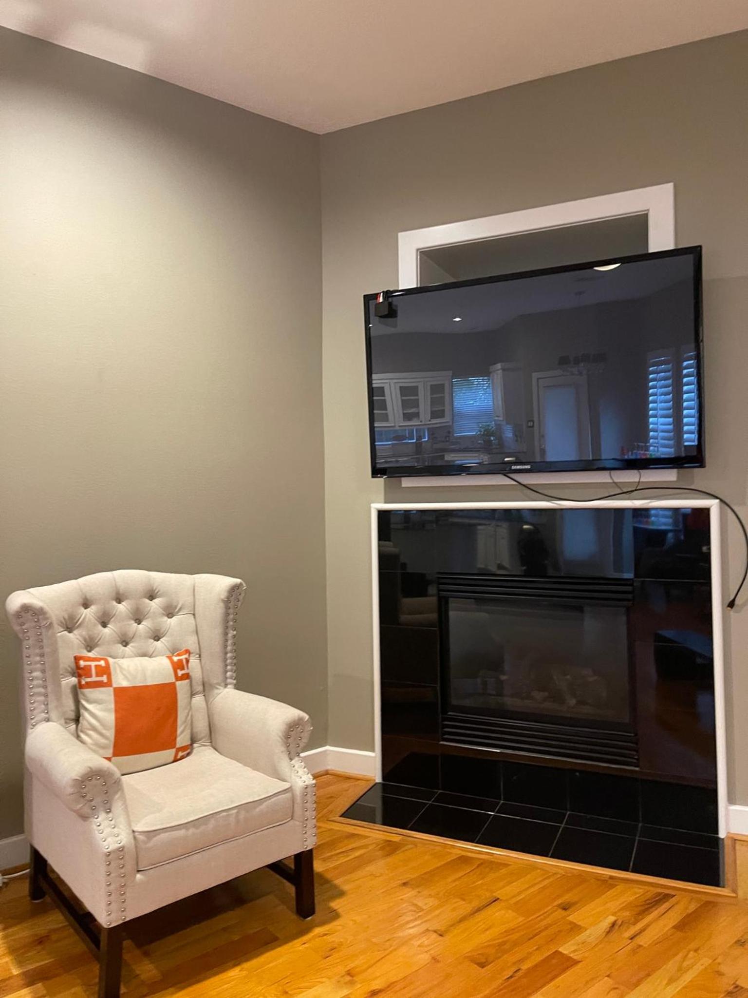 WANDERLUST villa near GALLERIA MALL