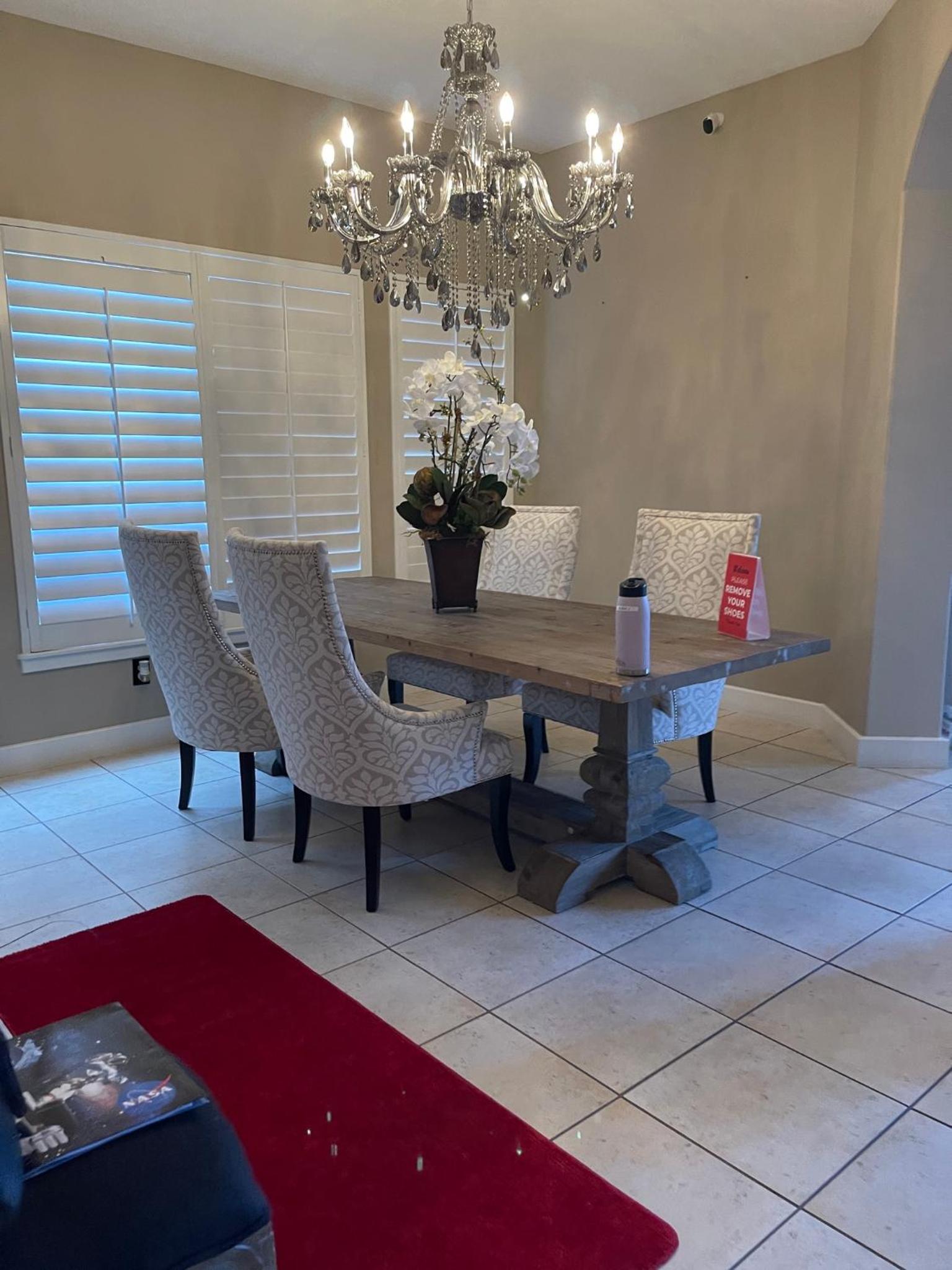 WANDERLUST villa near GALLERIA MALL