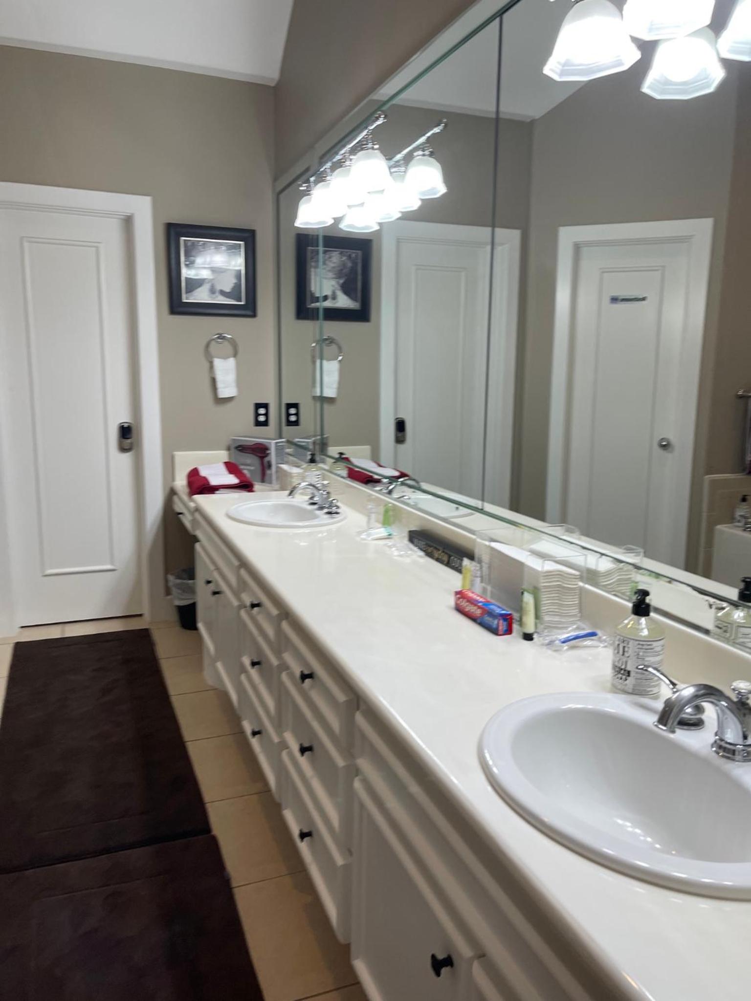 WANDERLUST villa near GALLERIA MALL
