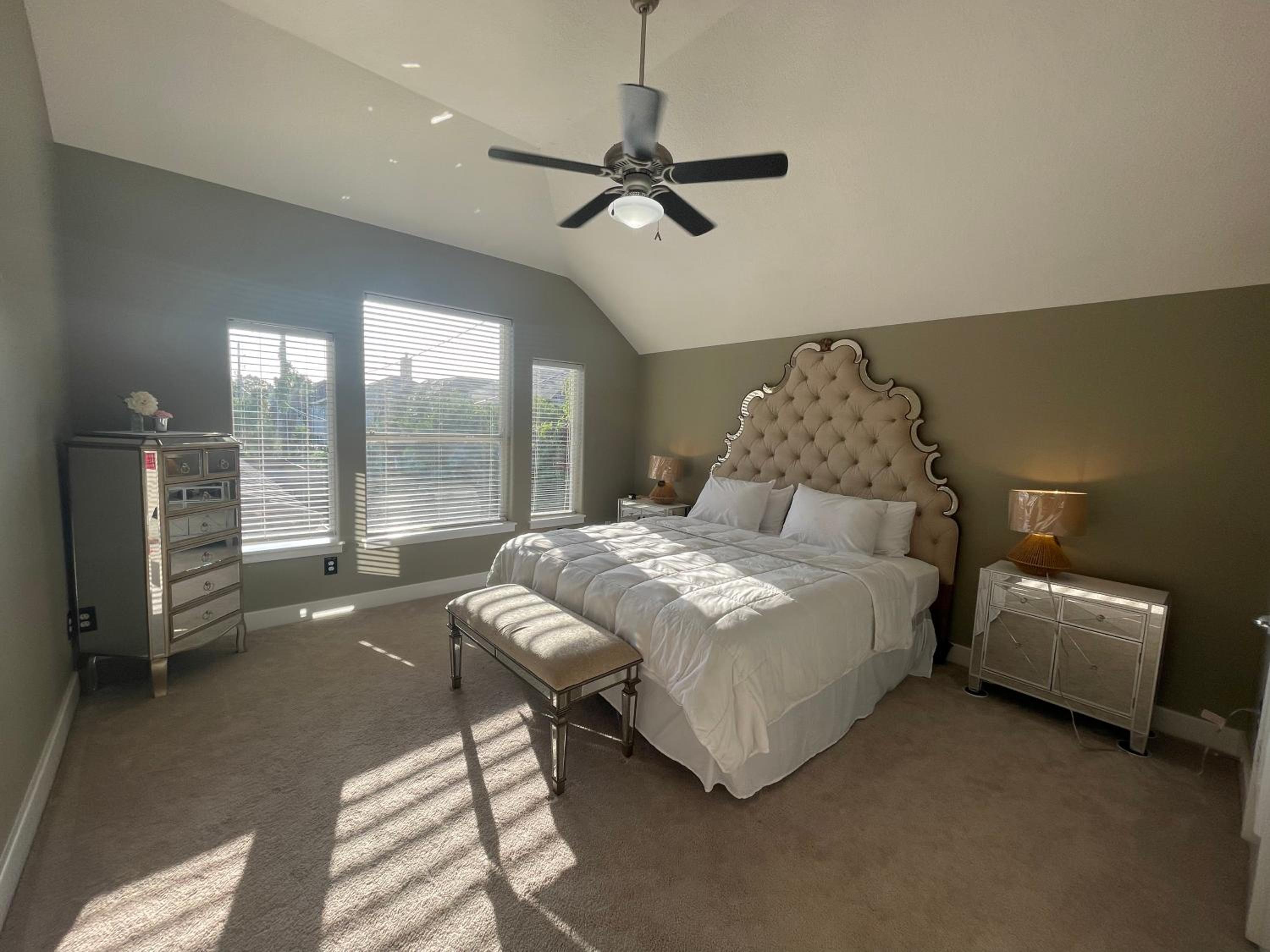 WANDERLUST villa near GALLERIA MALL