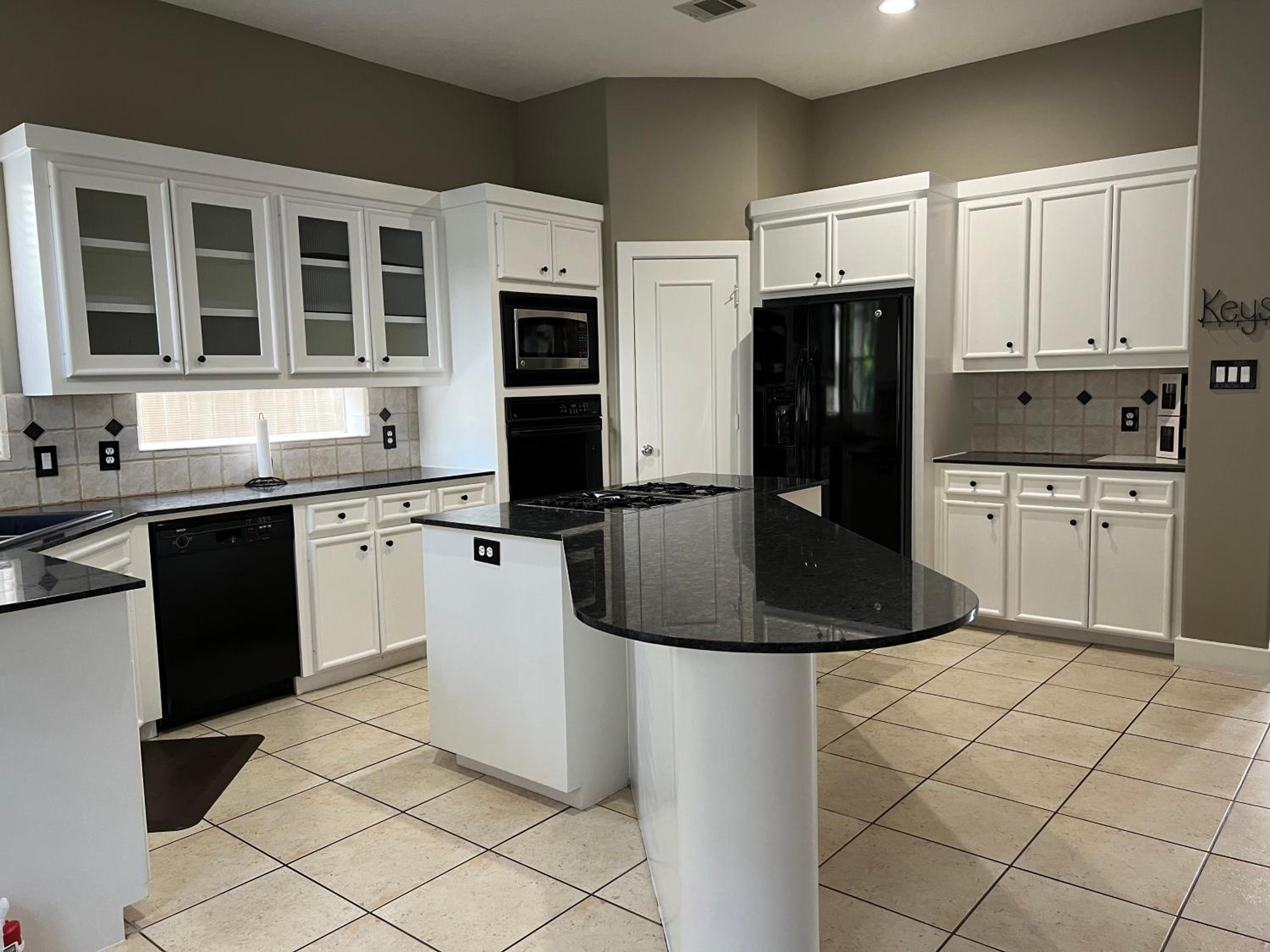 WANDERLUST villa near GALLERIA MALL