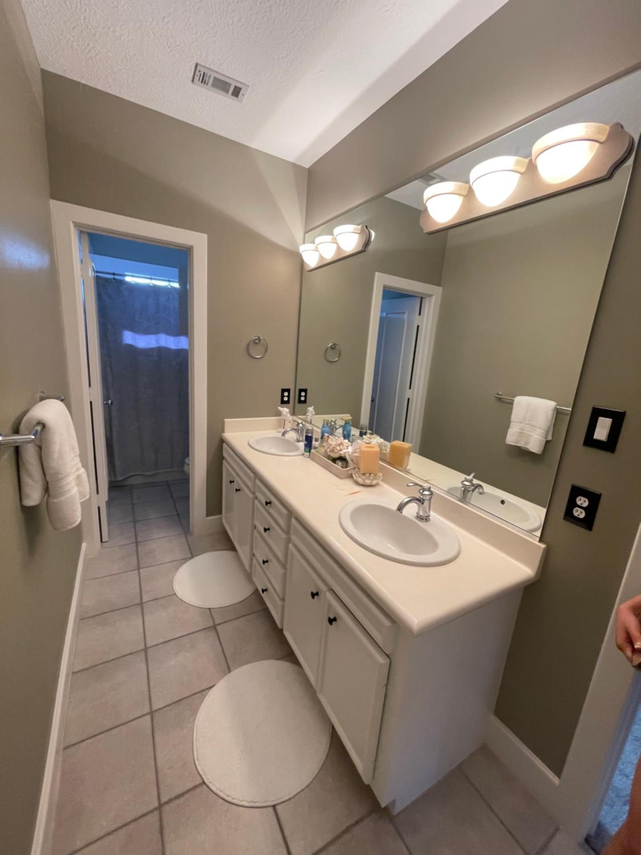 WANDERLUST villa near GALLERIA MALL