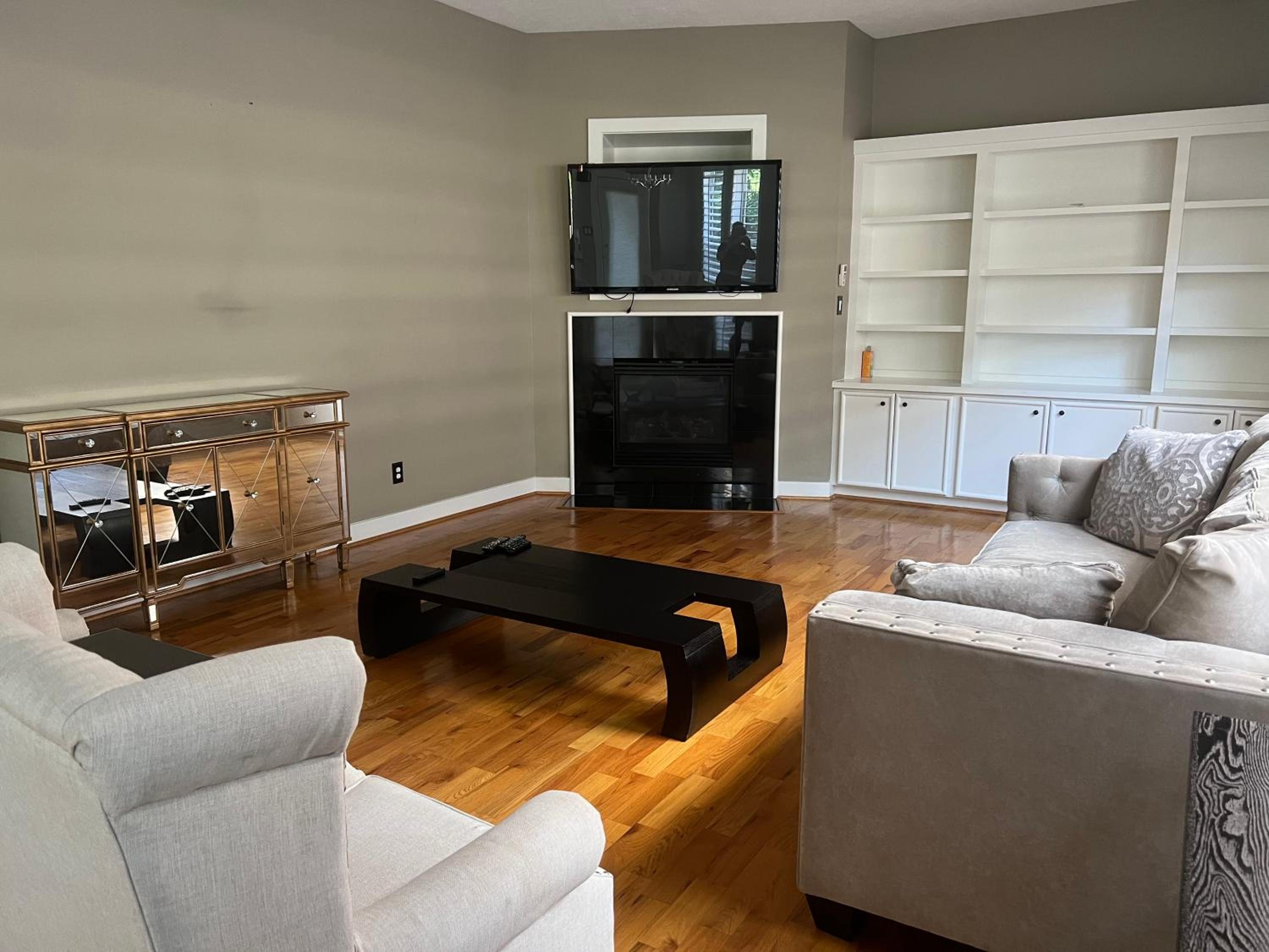 WANDERLUST villa near GALLERIA MALL
