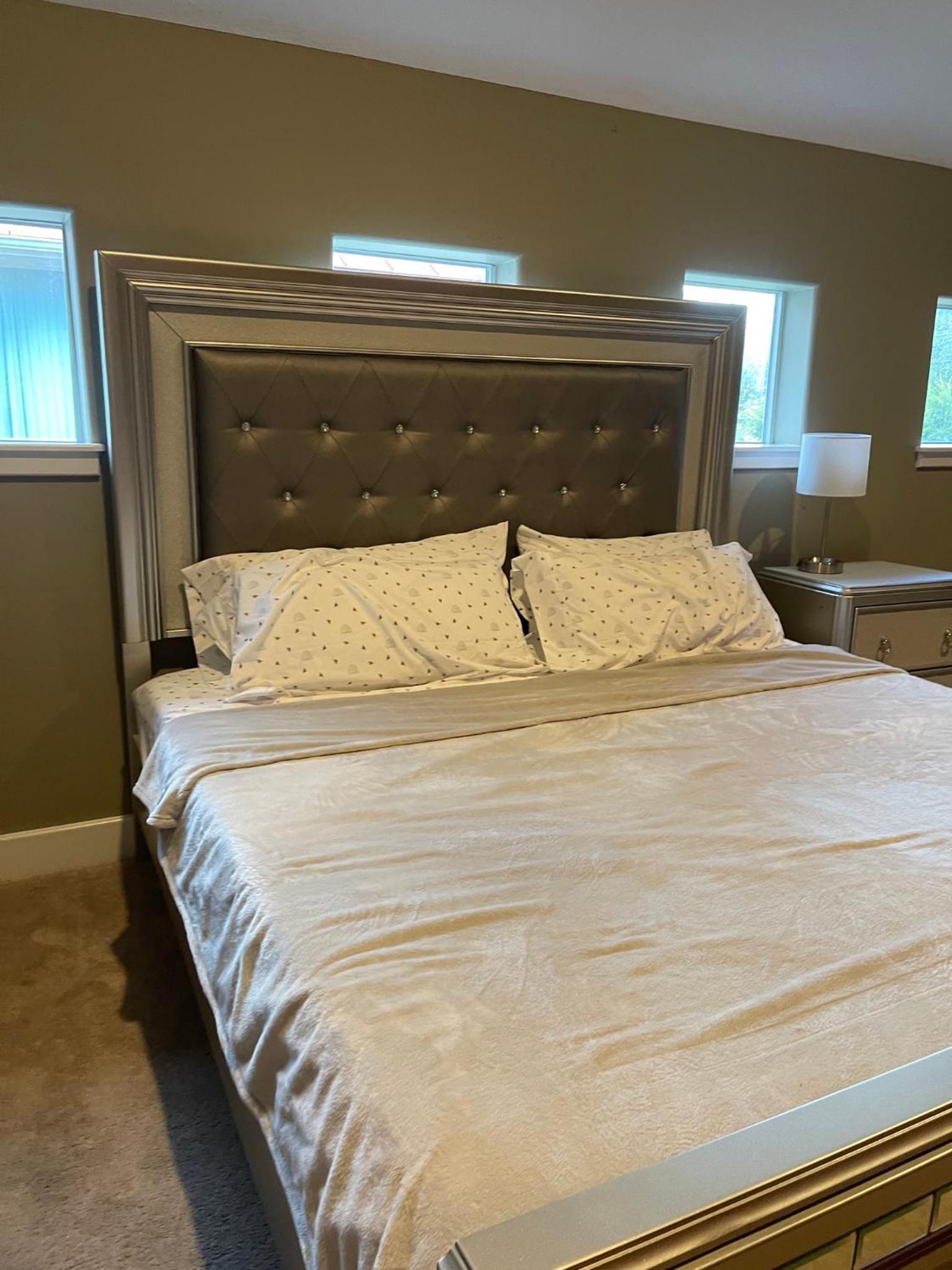 WANDERLUST villa near GALLERIA MALL