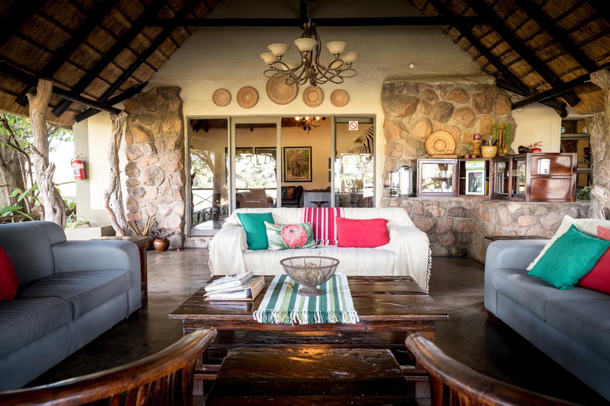 Umkumbe Safari Lodge Riverside