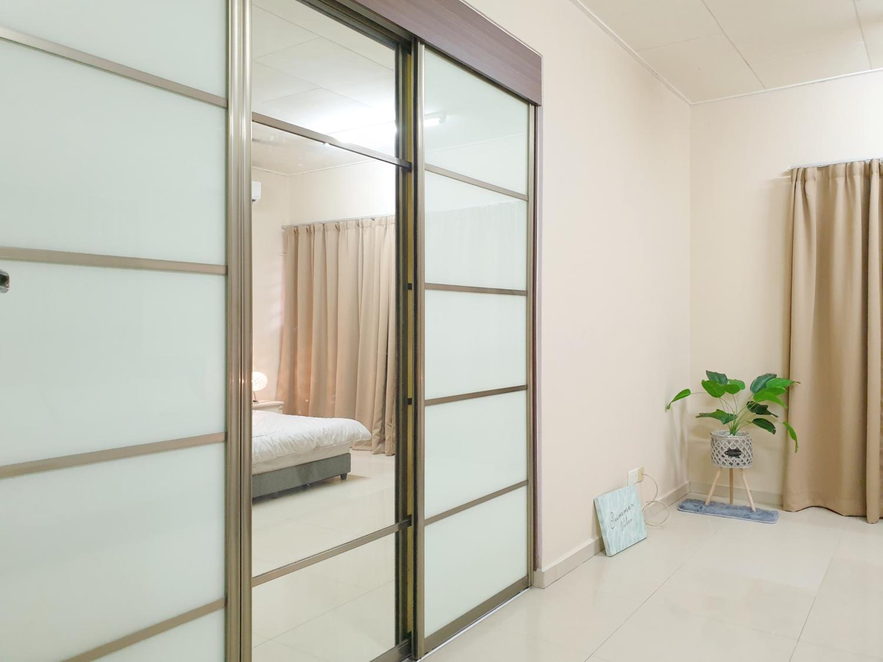 Airport Garden Stay #corner hoise 5 rooms #free wifi #parking #tv chanel photo 8