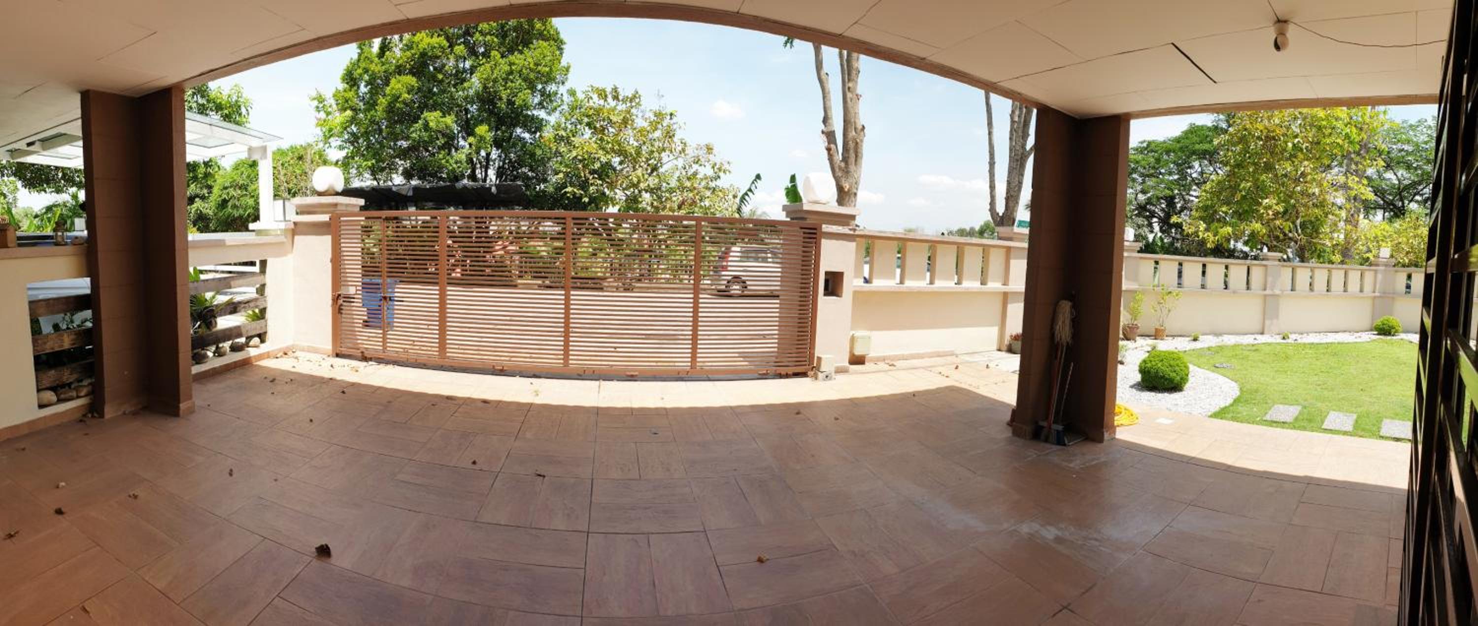 Airport Garden Stay #corner hoise 5 rooms #free wifi #parking #tv chanel view 2