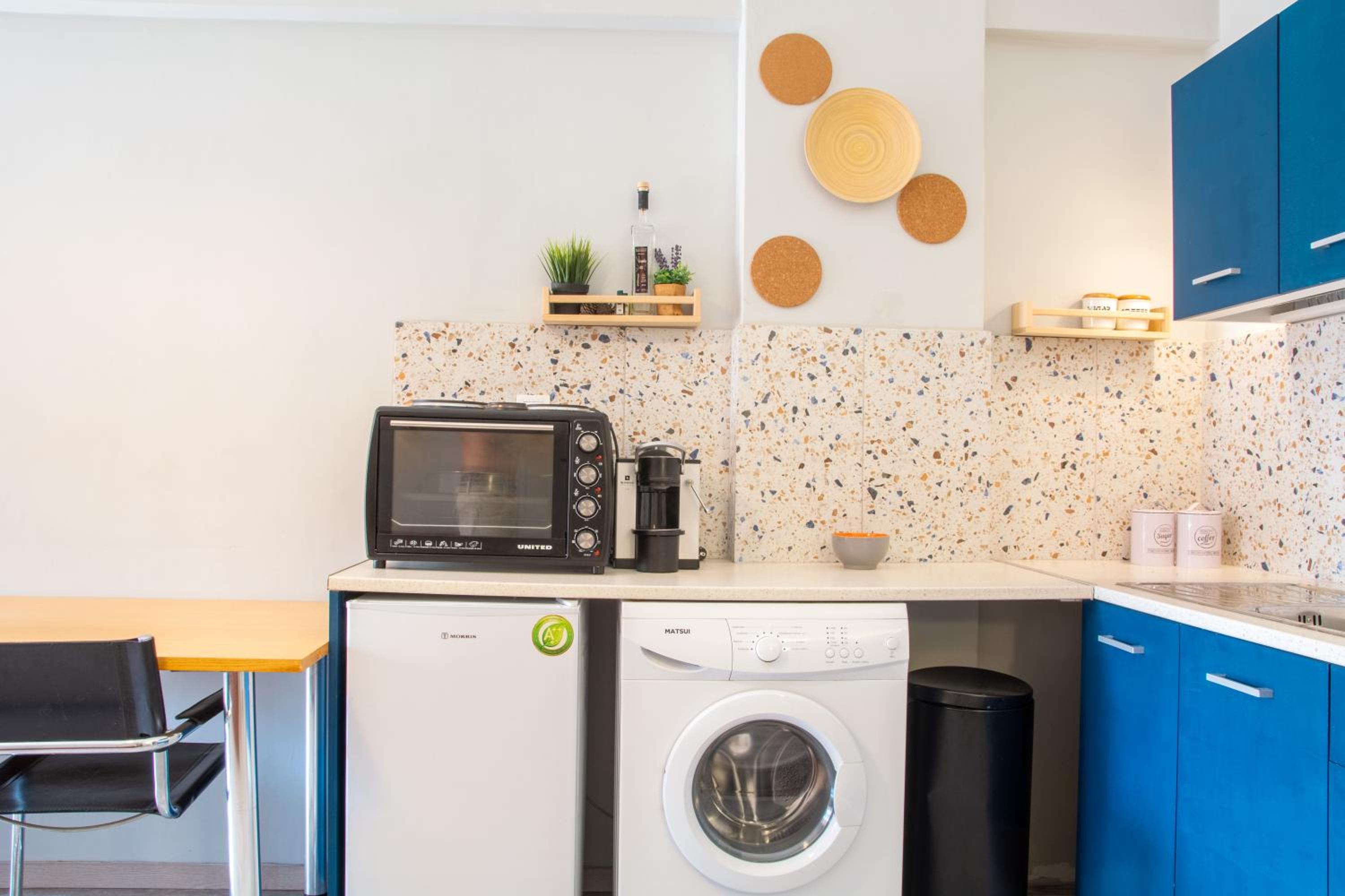 Ermou 18 Mosaics boutique aprtm in Parliament square