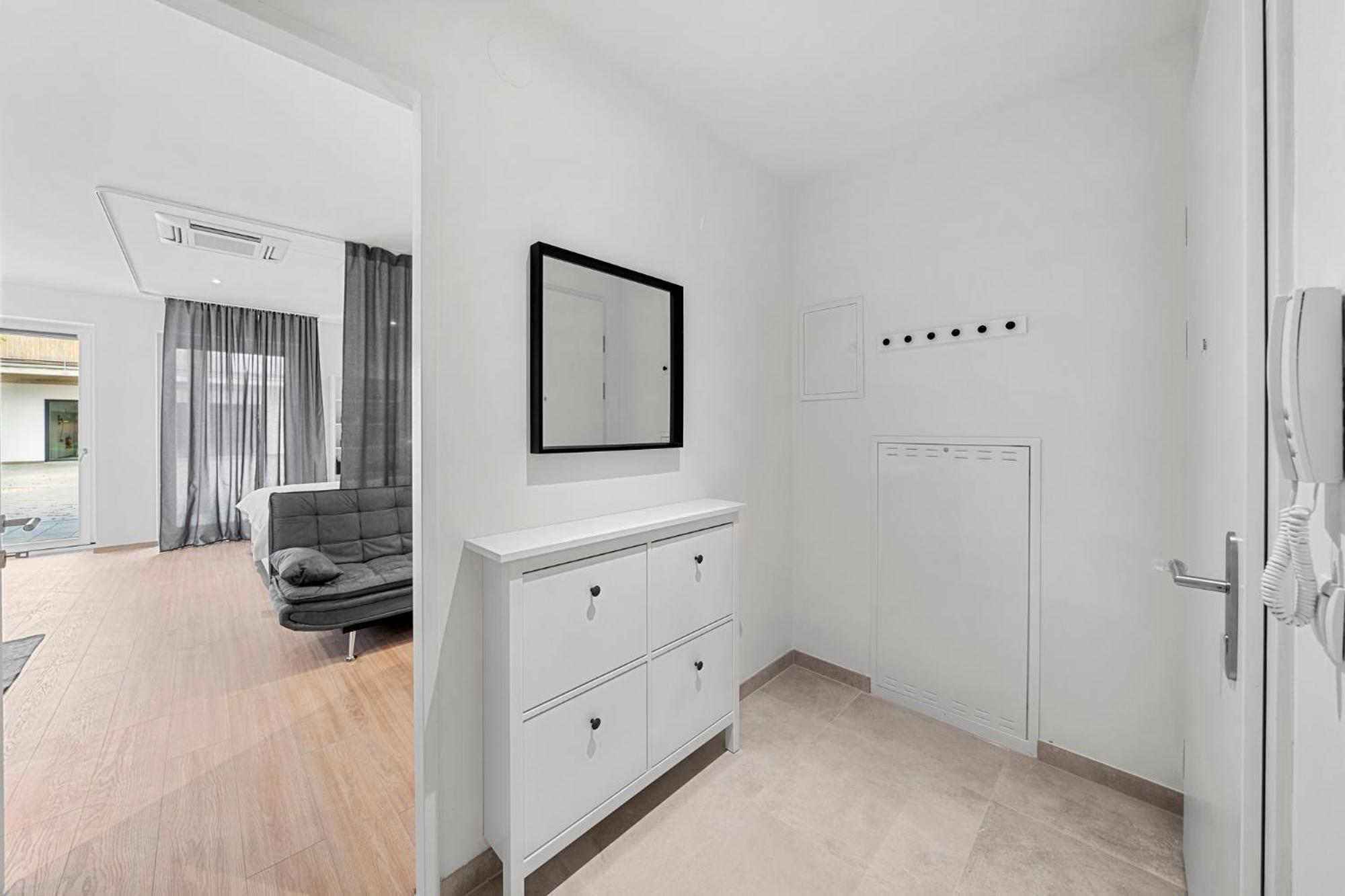 VibeStudio A4 - Central - AC - Licensed - Parking Nearby