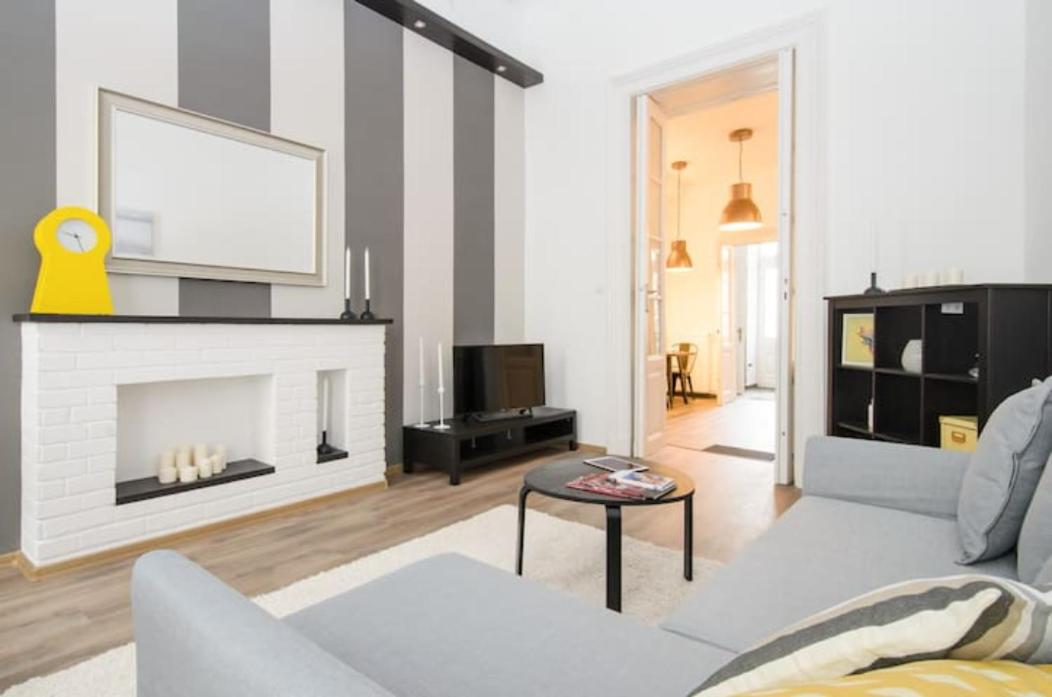 Opera Experience Apartment view 2
