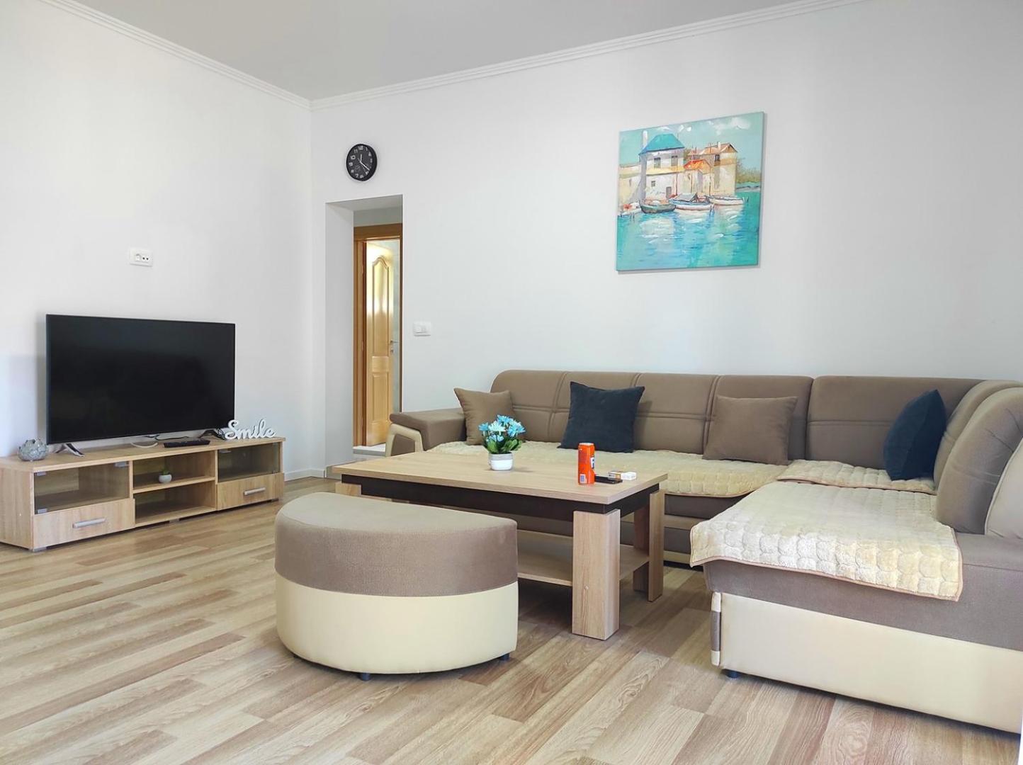 One Bedroom Apartment Gogo with Private Parking view 3