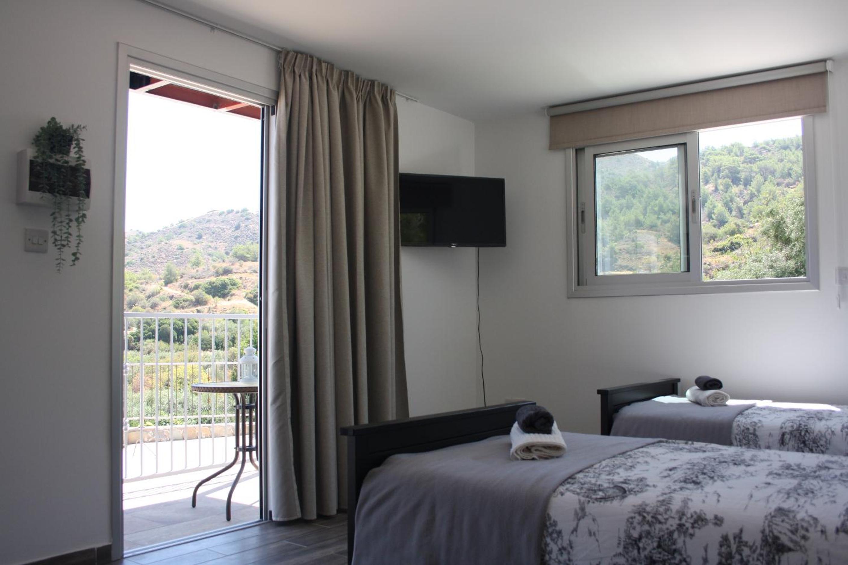 Holiday Apartments,Polynikis Sea-Cret, Pachyammos view 2