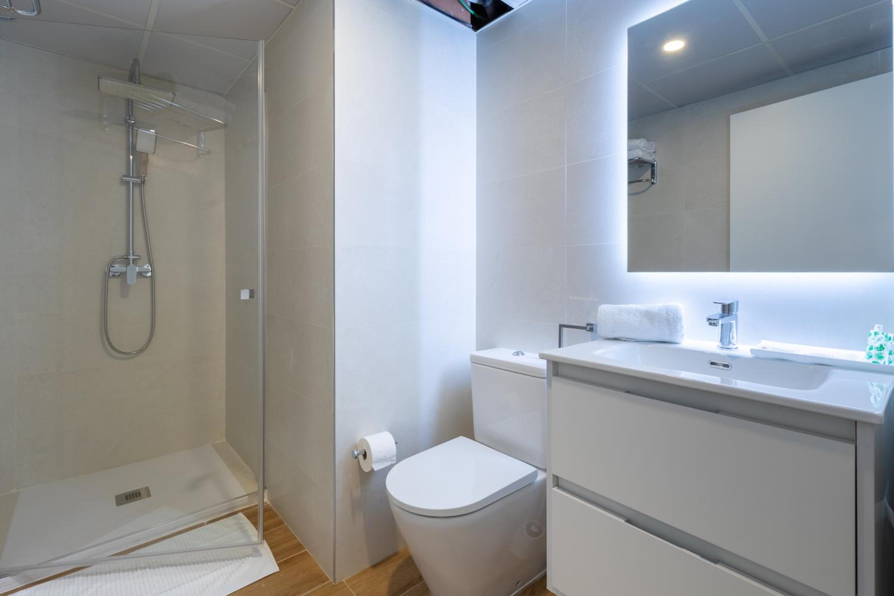 Travel Habitat Alameda Suites.