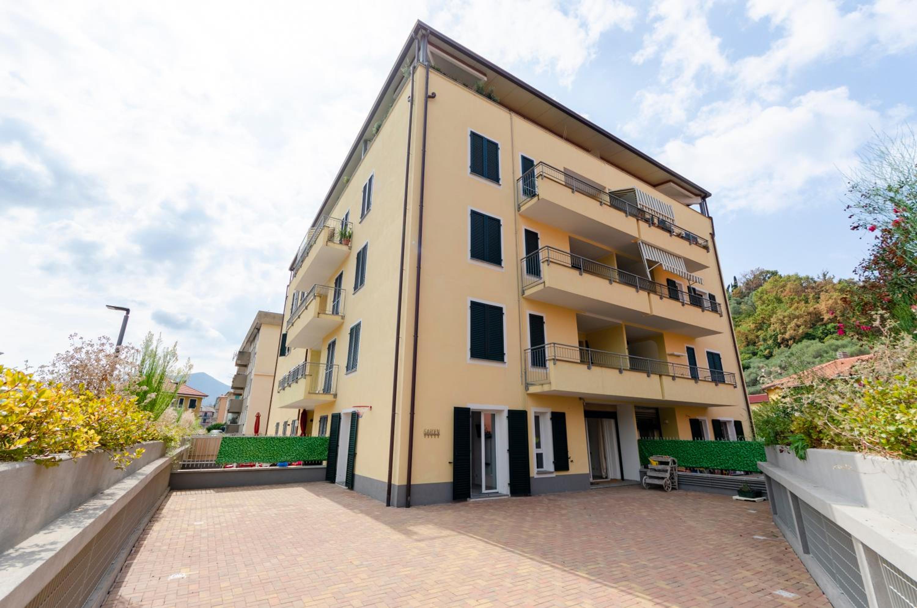 JOIVY Flat with Terrace & Parking view 4