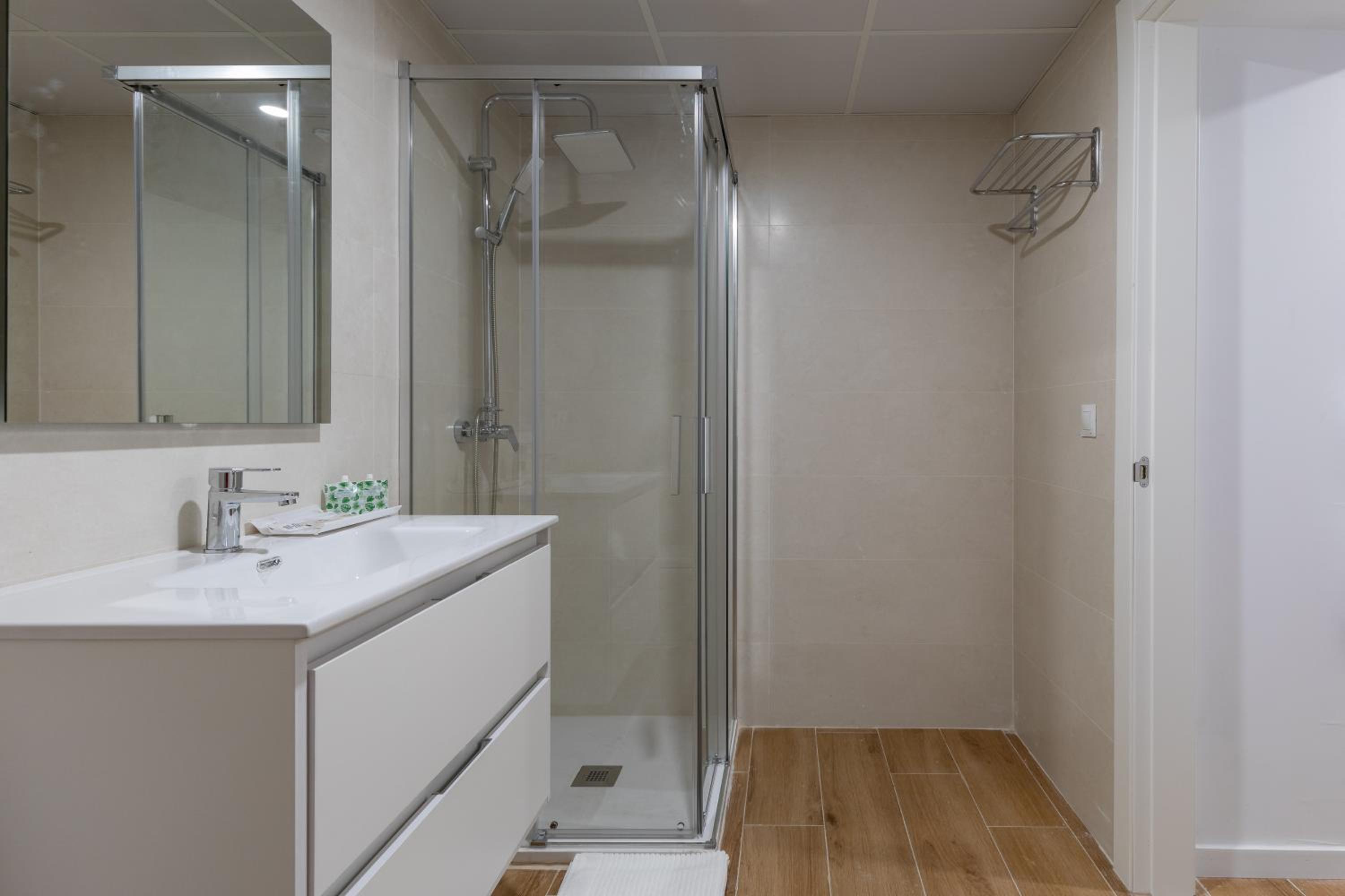 Travel Habitat Alameda Suites.