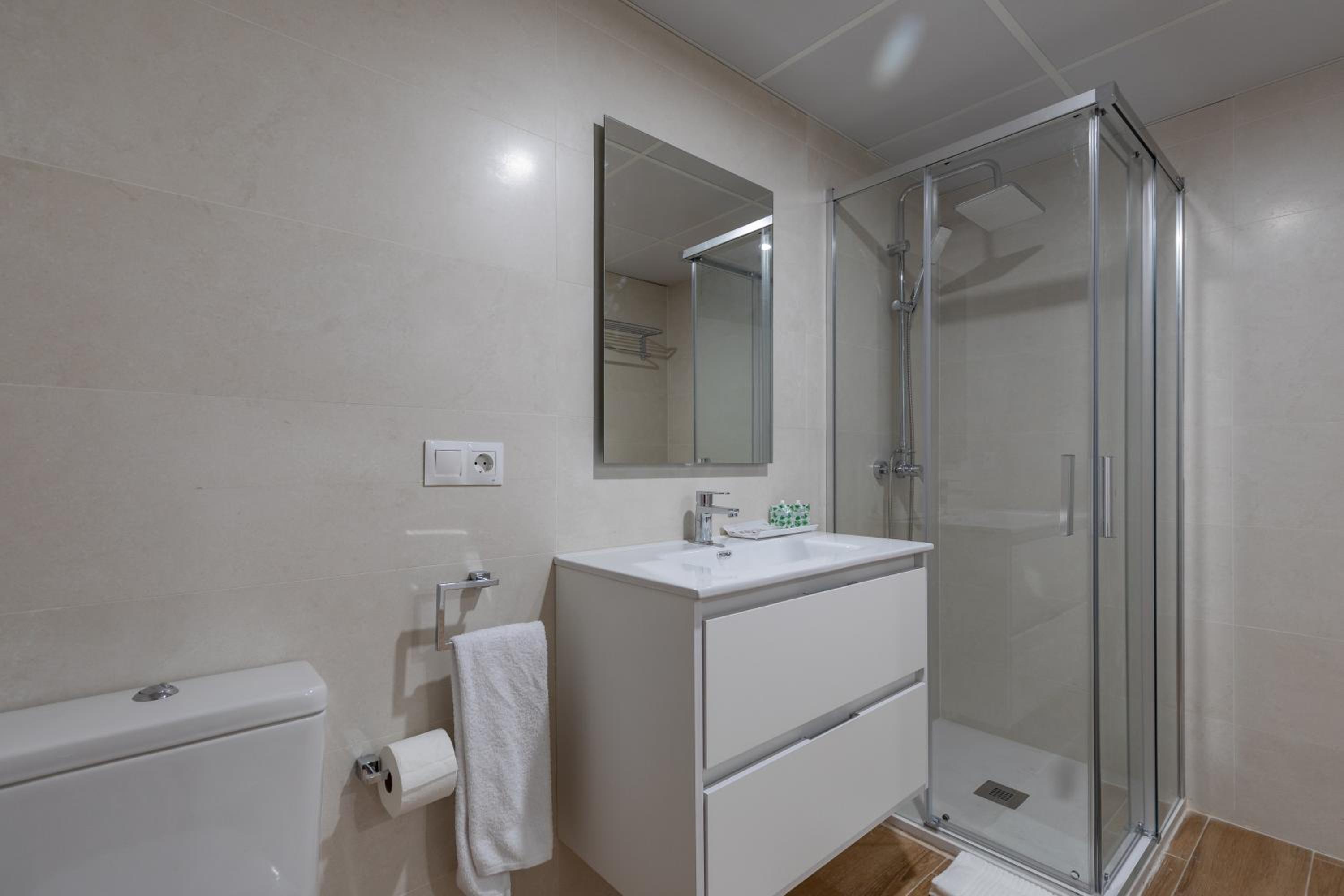 Travel Habitat Alameda Suites.