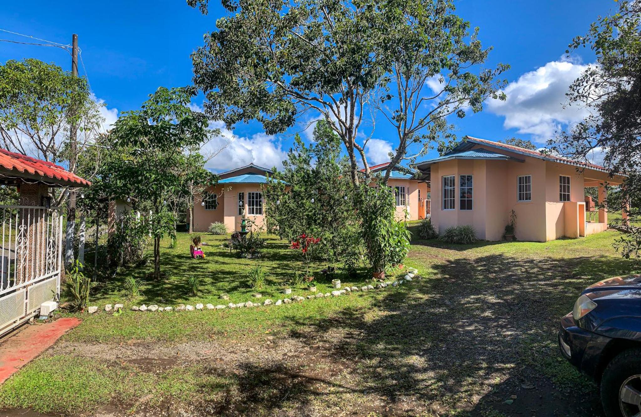 Hotel Linda Vista Cabins - Image 1