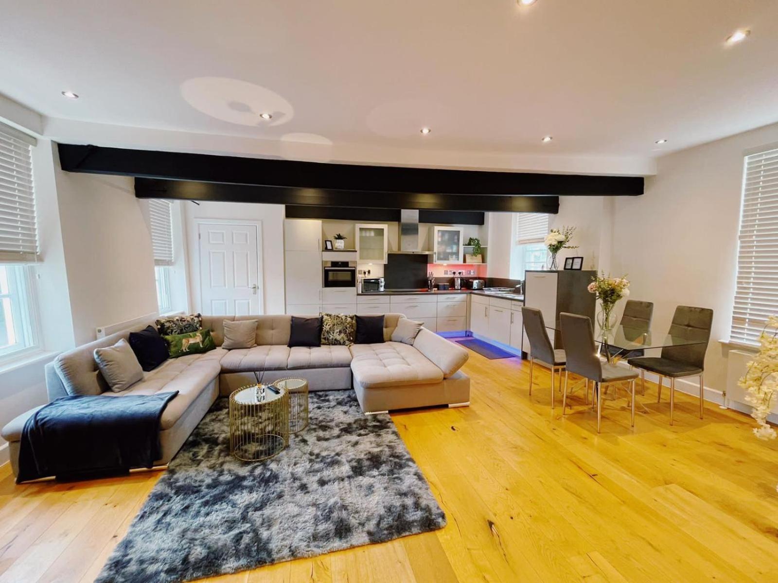 73B Weavers House - Mountergate view 4
