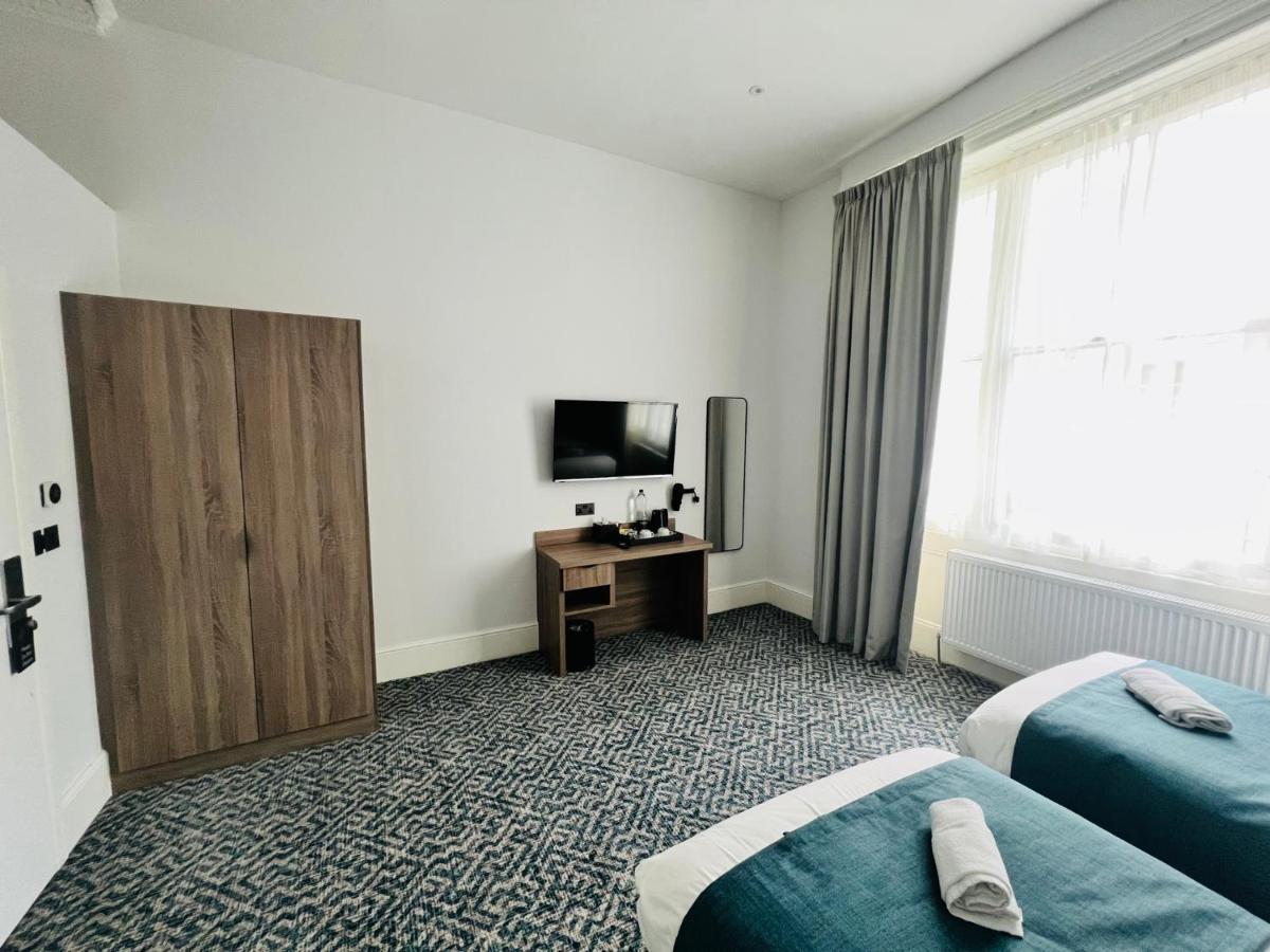 The J Hyde Park 18