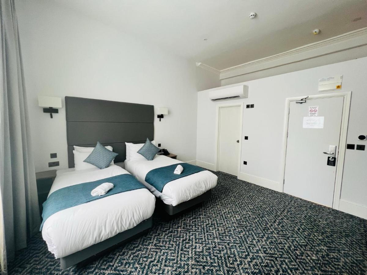 The J Hyde Park 4