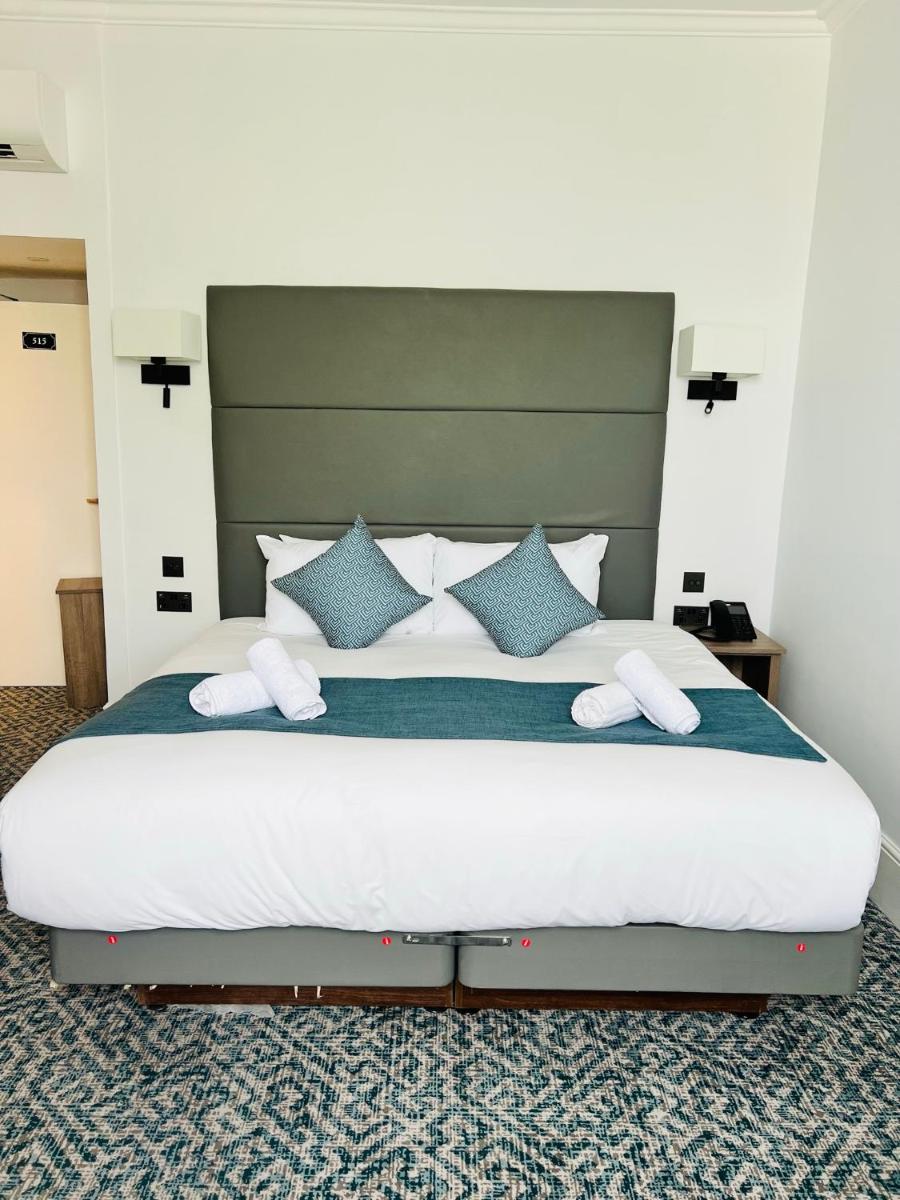 The J Hyde Park 30