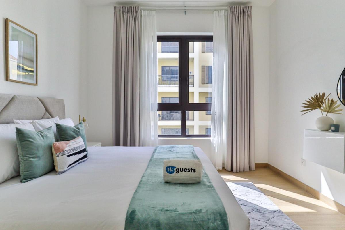 HiGuests - Stylish Apt With Stunning Beach Views and Pools
