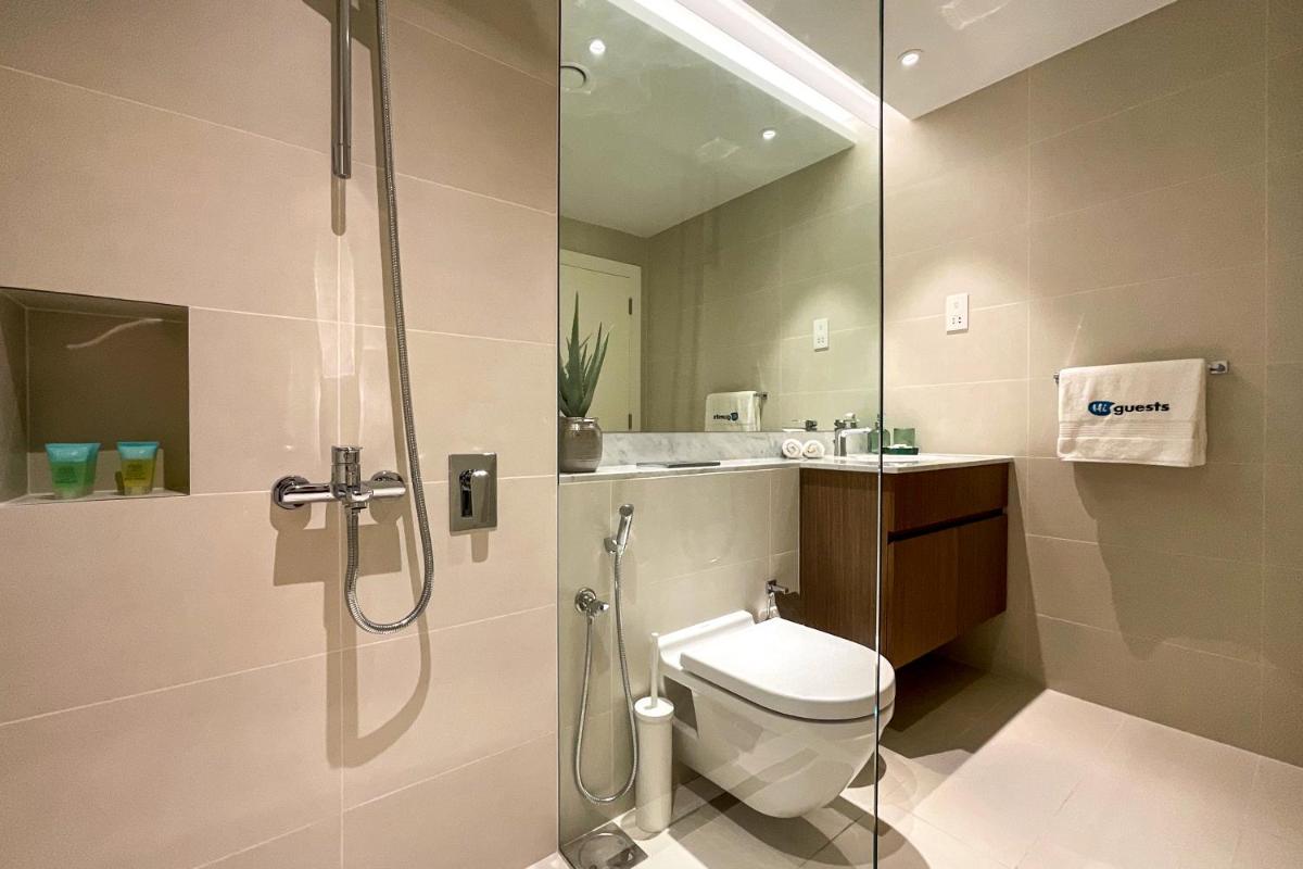 HiGuests - Stylish Apt With Stunning Beach Views and Pools