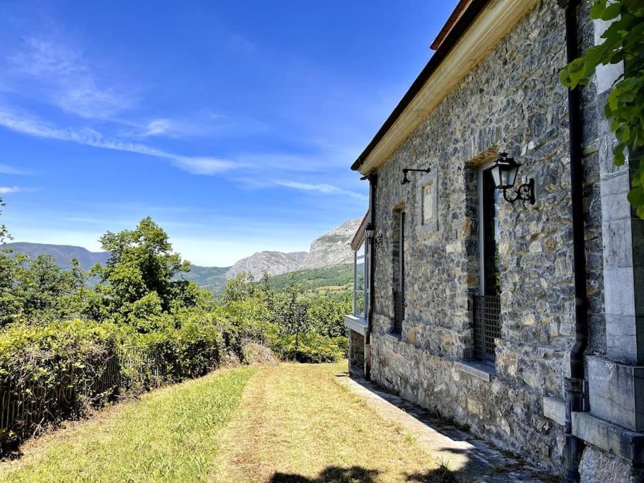 La Casona de Alesga, Asturias-Fresnedo
