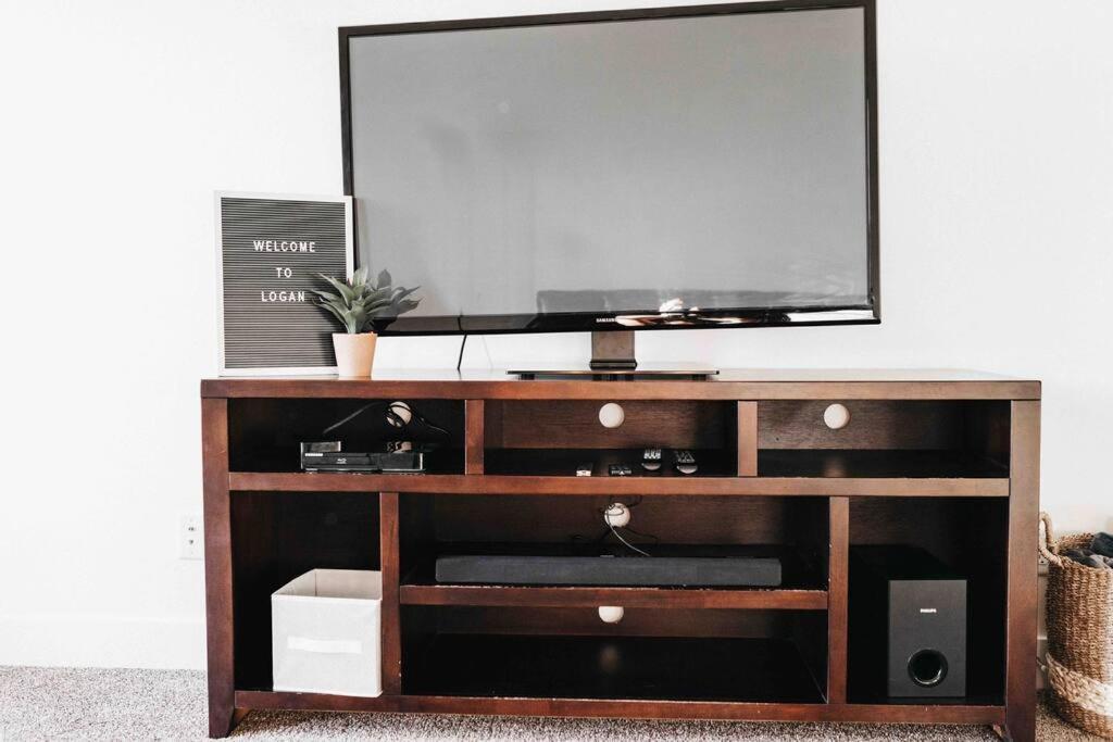 Logan Vacations - Beautiful New 3 BR 2BA Townhome No stairs - Property Image 4