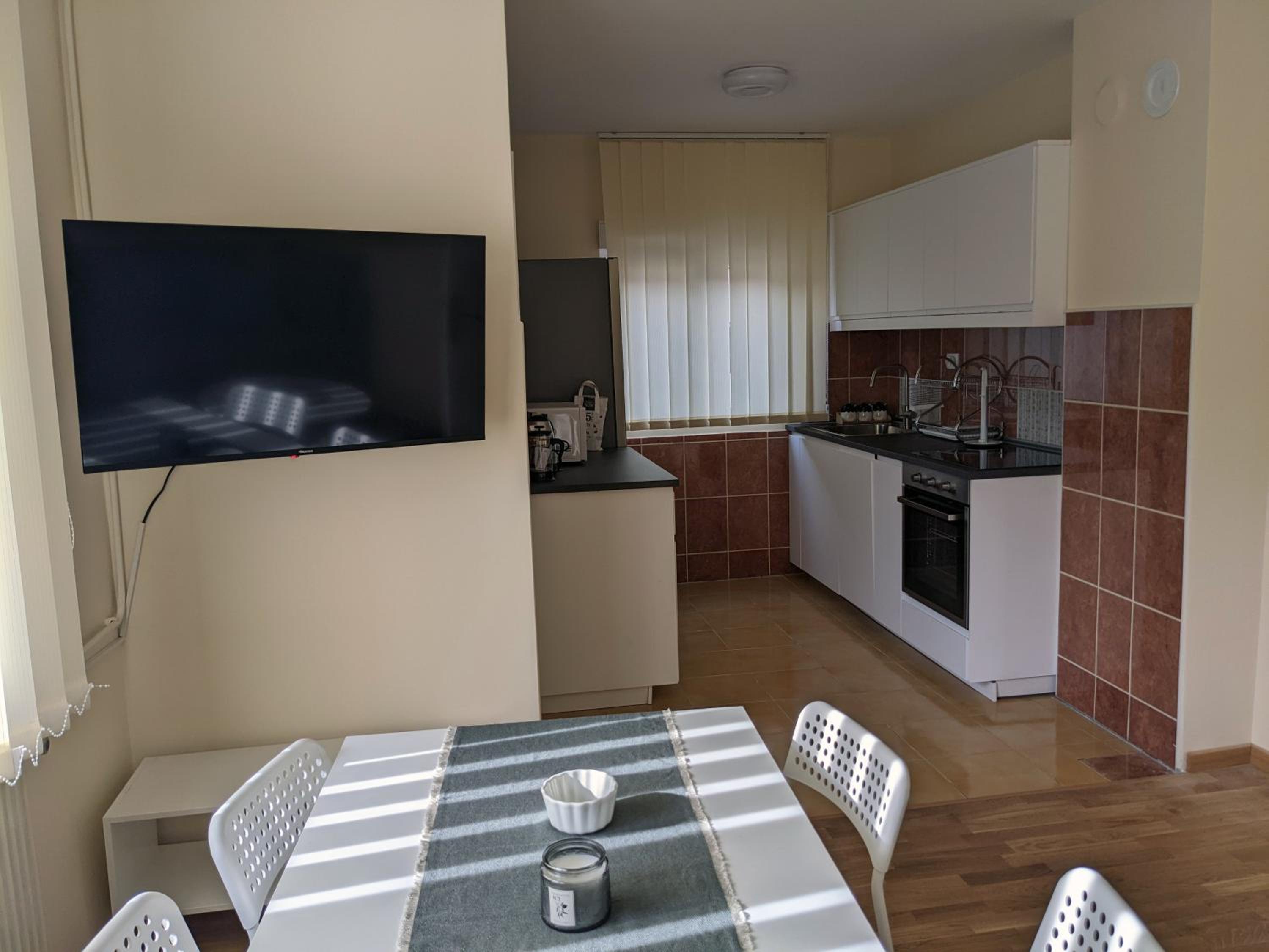 Affordable and Newly Renovated 1-bedroom Apartment view 4