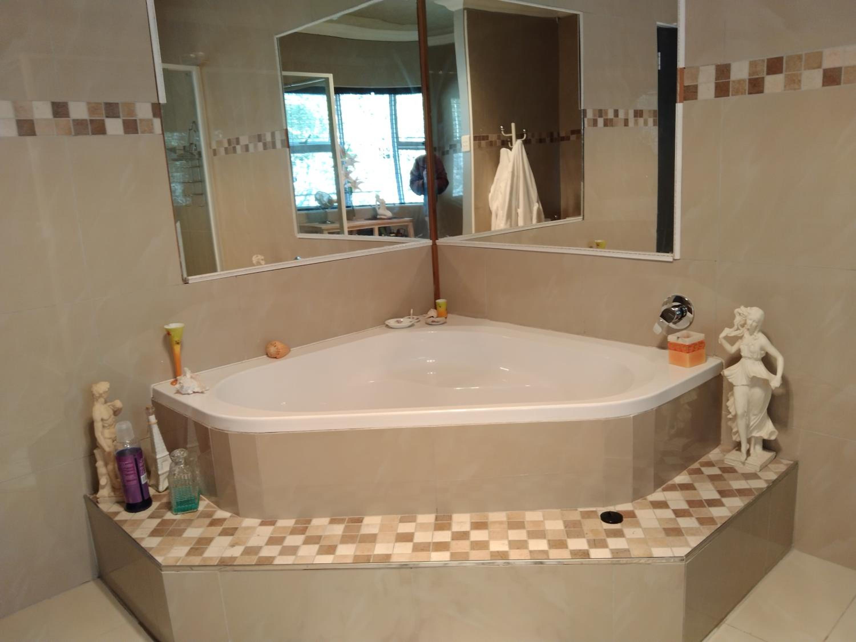 Menlyn Mews Guesthouse view 2
