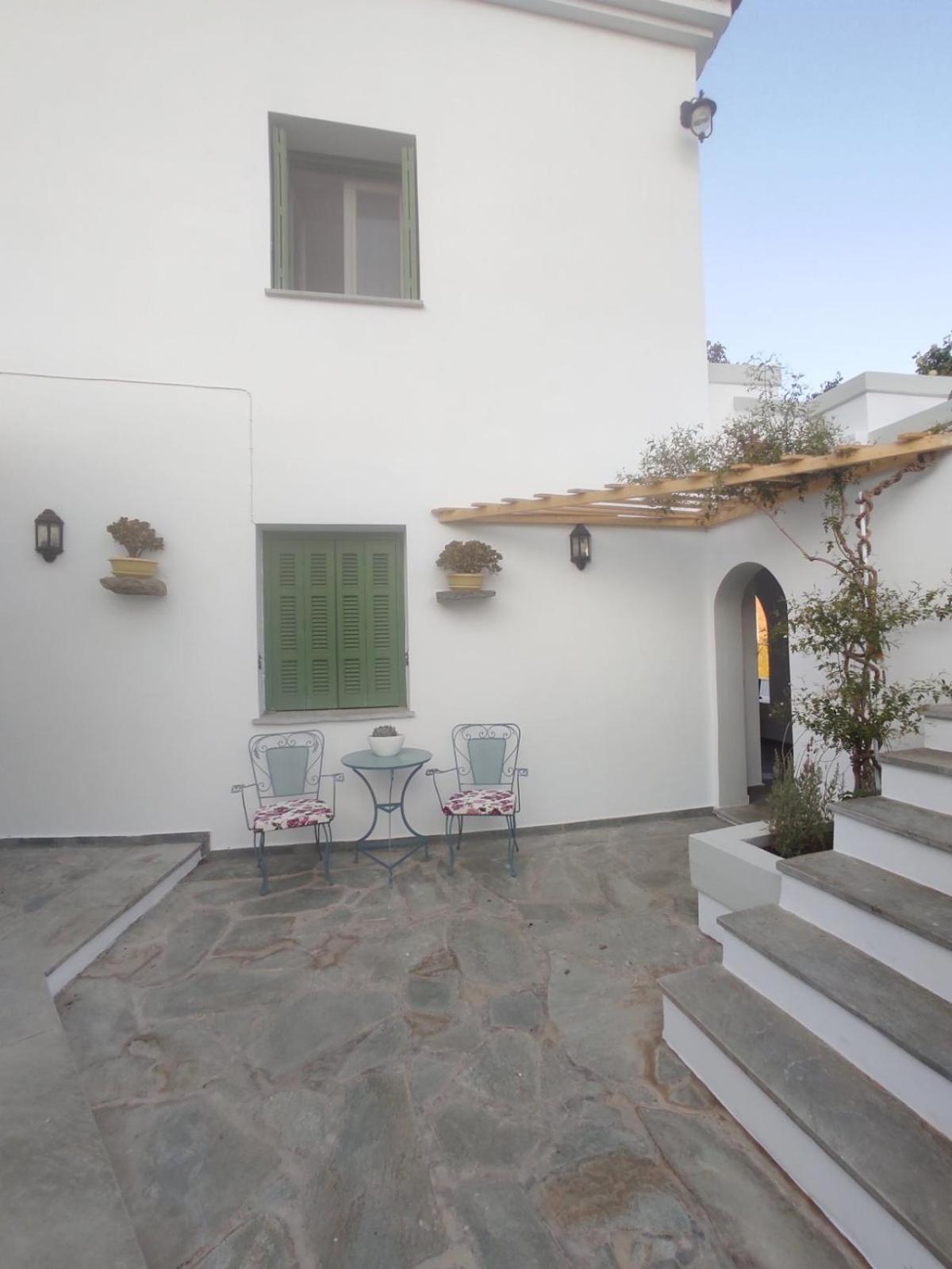 Hotel House Moschα - Image 1