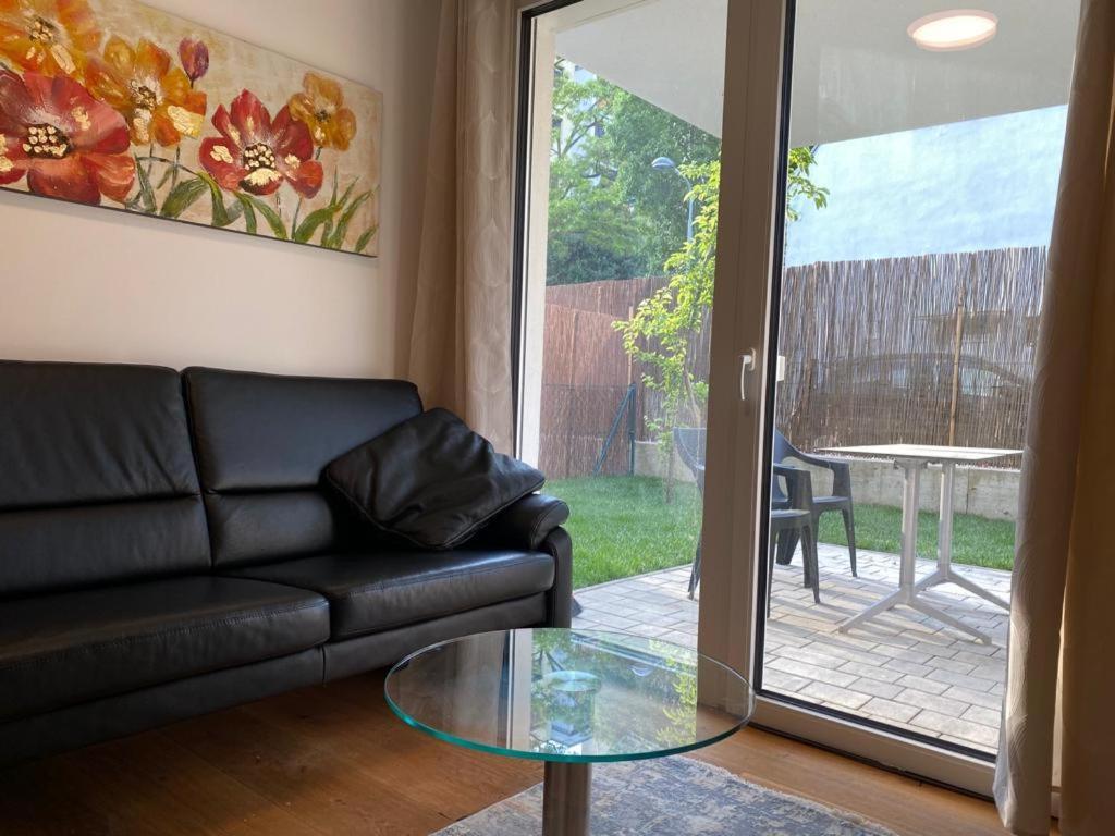 Modern apartment with garden near city center