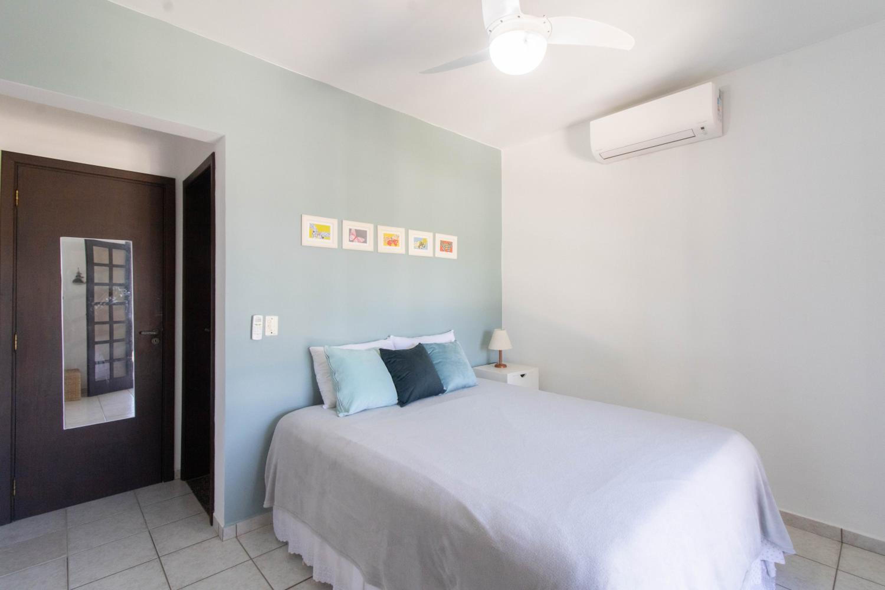 Linda Casa! Acesso privado praia Guaratuba(50mts)