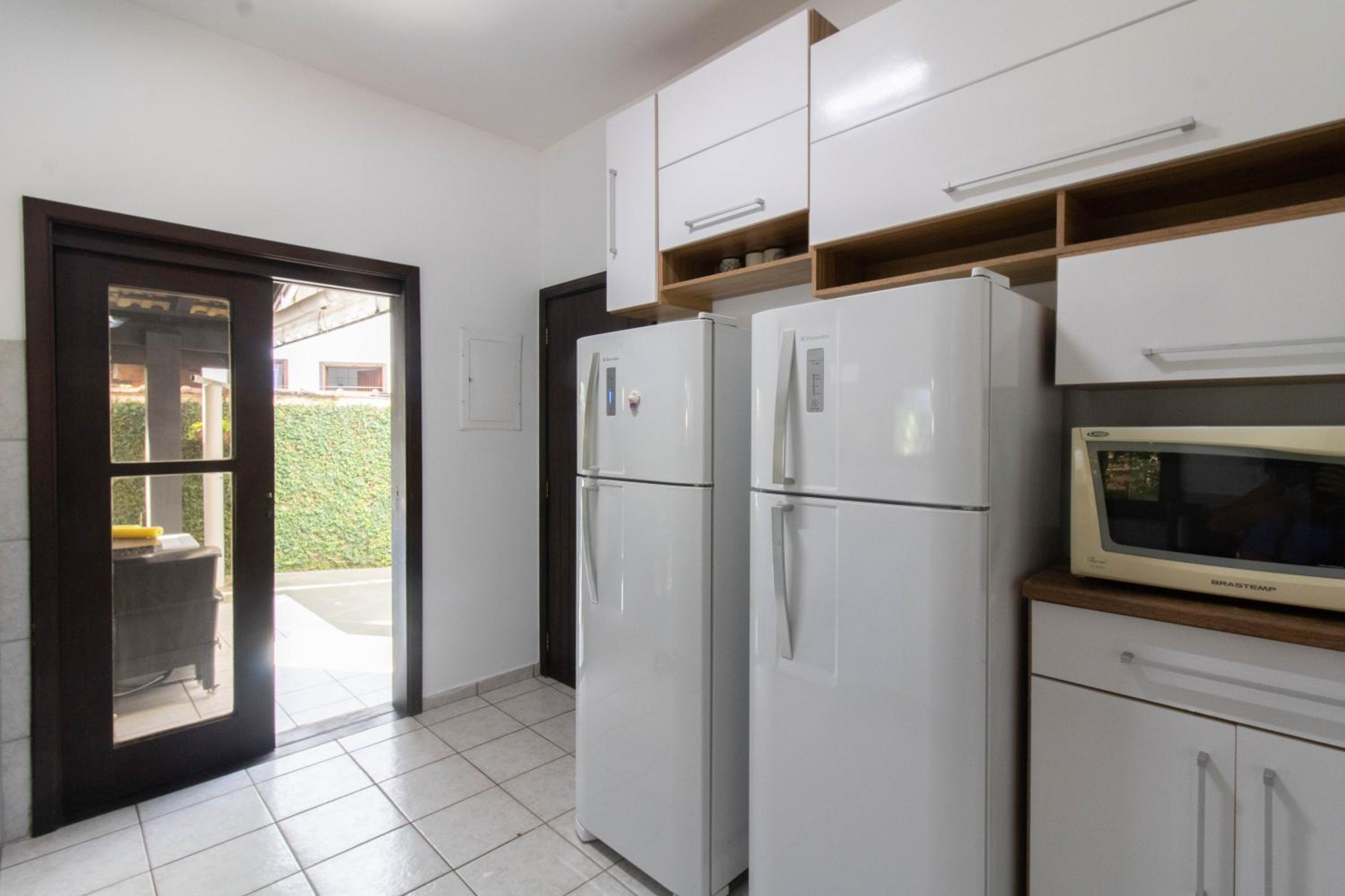 Linda Casa! Acesso privado praia Guaratuba(50mts)
