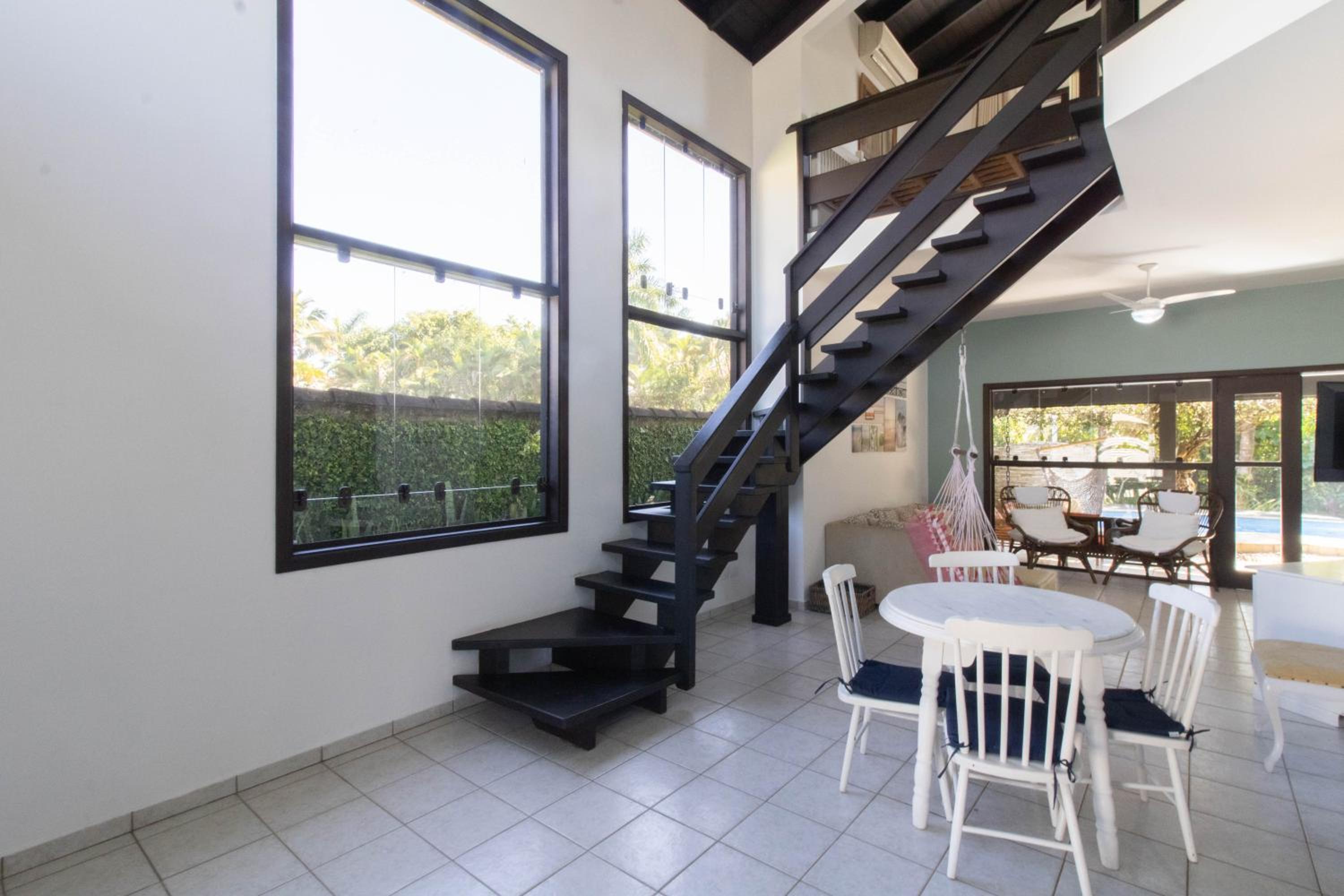 Linda Casa! Acesso privado praia Guaratuba(50mts)