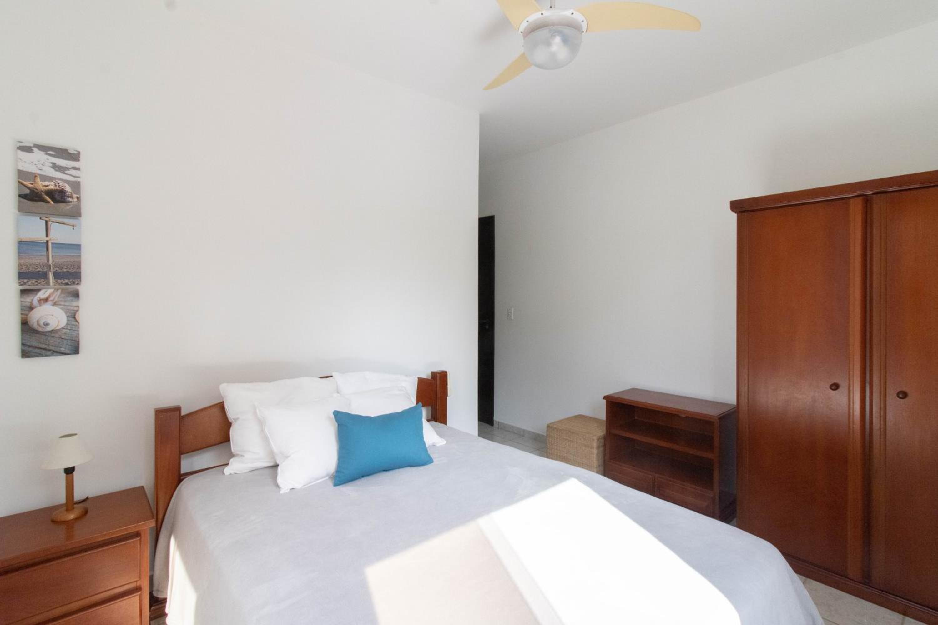 Linda Casa! Acesso privado praia Guaratuba(50mts)