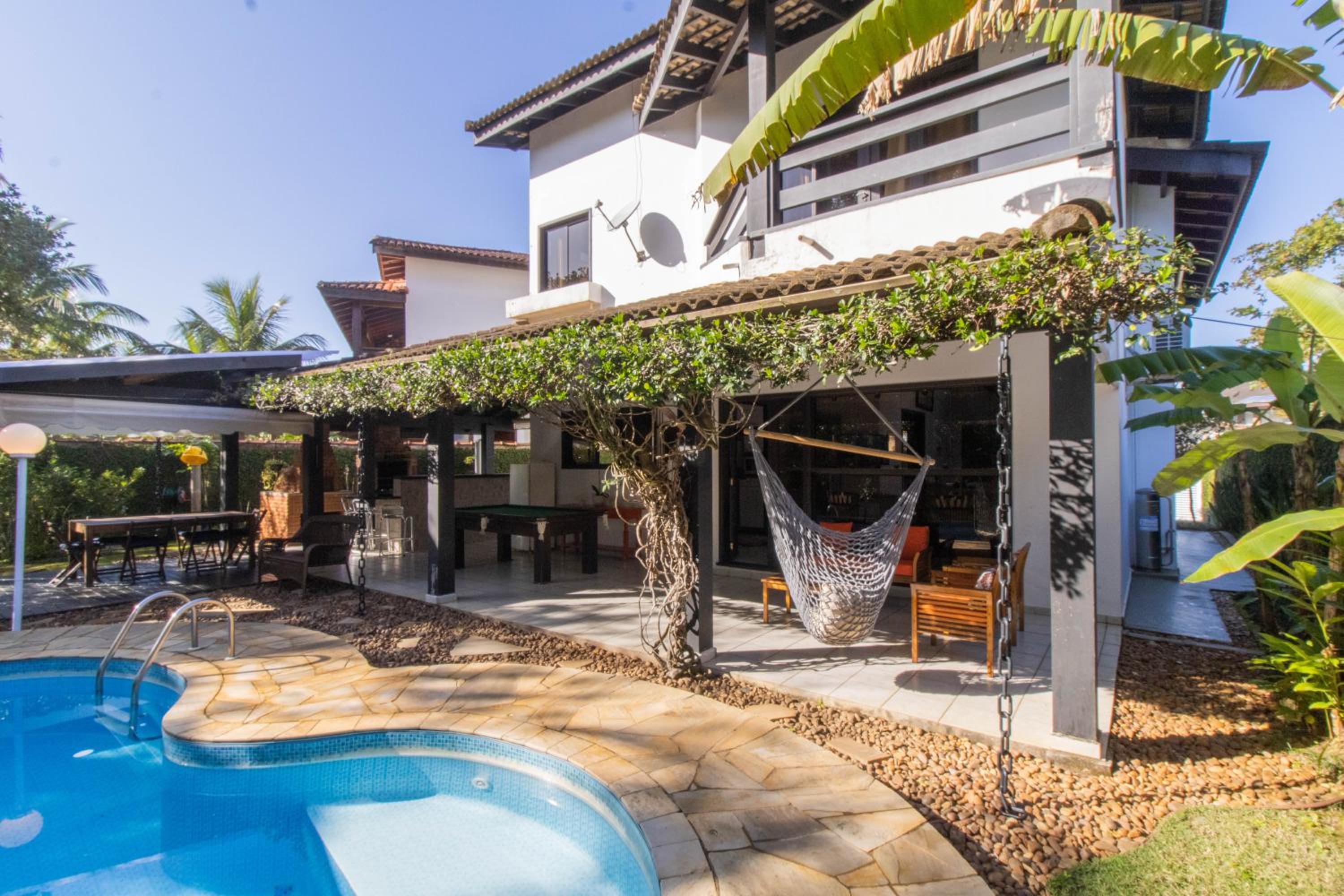 Linda Casa! Acesso privado praia Guaratuba(50mts)