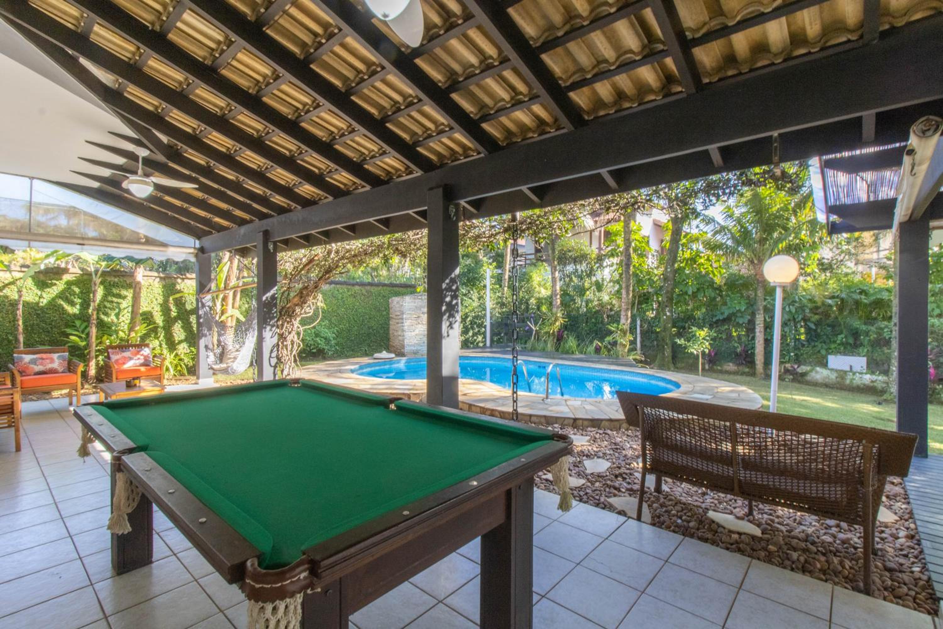 Linda Casa! Acesso privado praia Guaratuba(50mts)