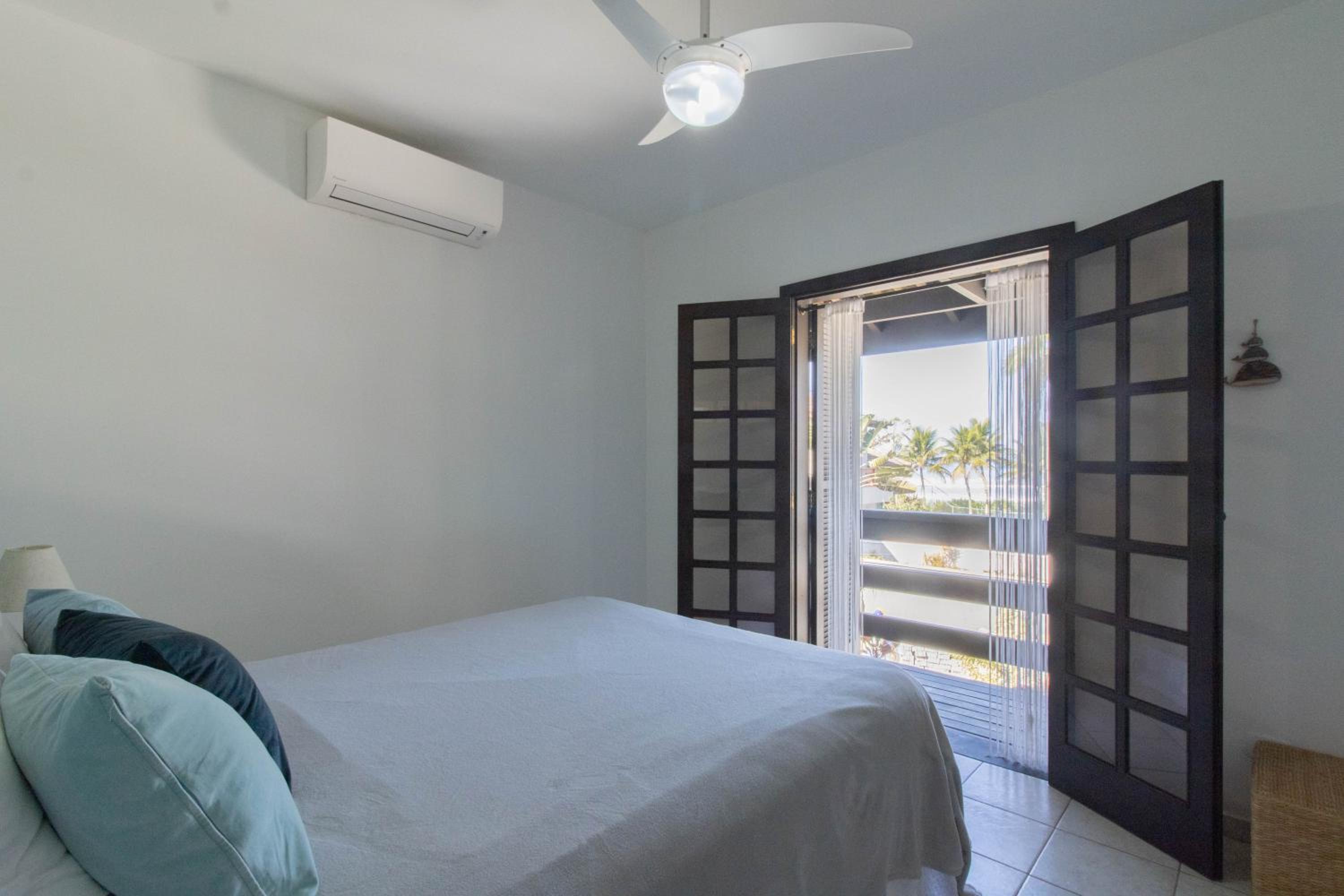 Linda Casa! Acesso privado praia Guaratuba(50mts)