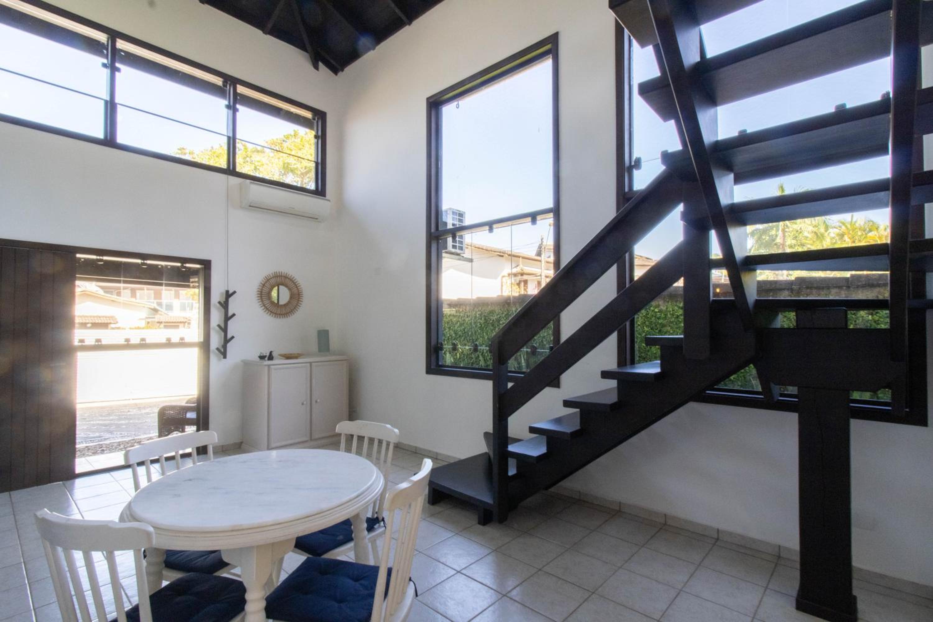 Linda Casa! Acesso privado praia Guaratuba(50mts)