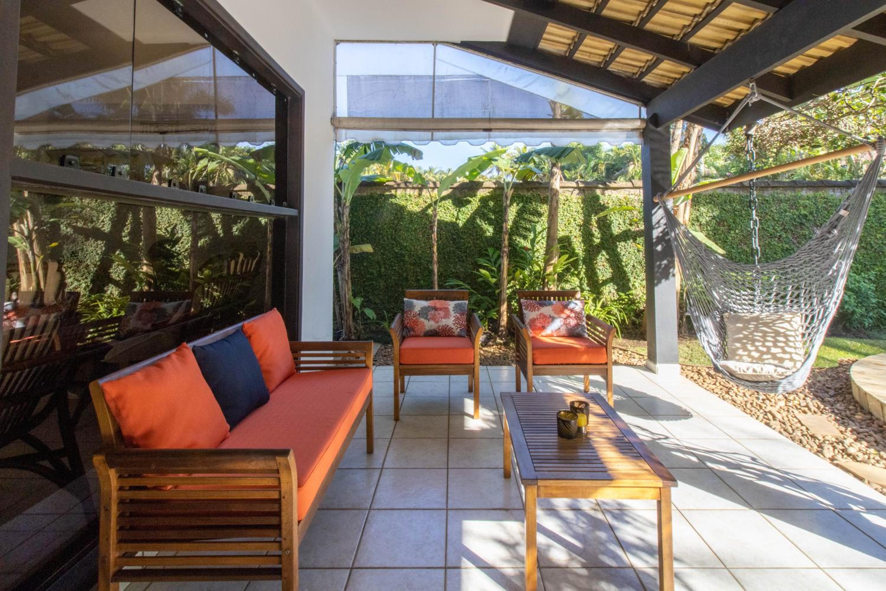 Linda Casa! Acesso privado praia Guaratuba(50mts)
