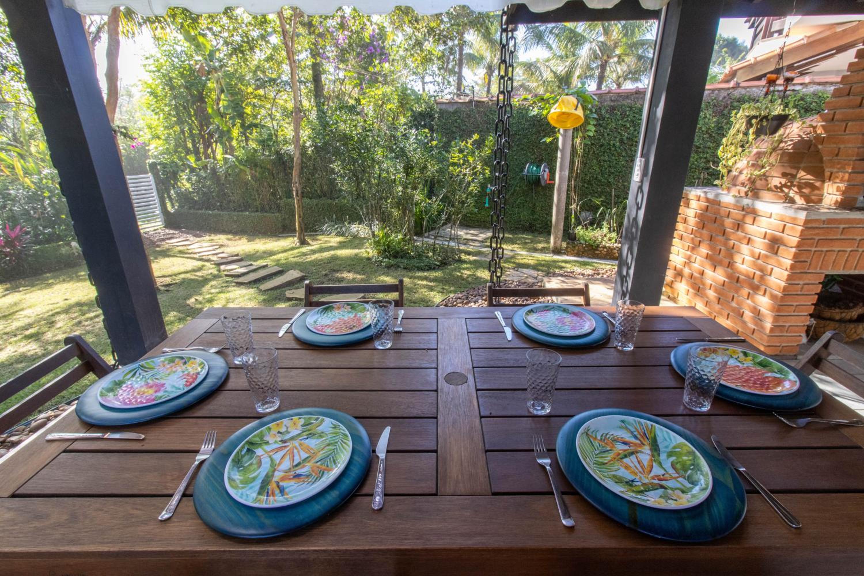 Linda Casa! Acesso privado praia Guaratuba(50mts)