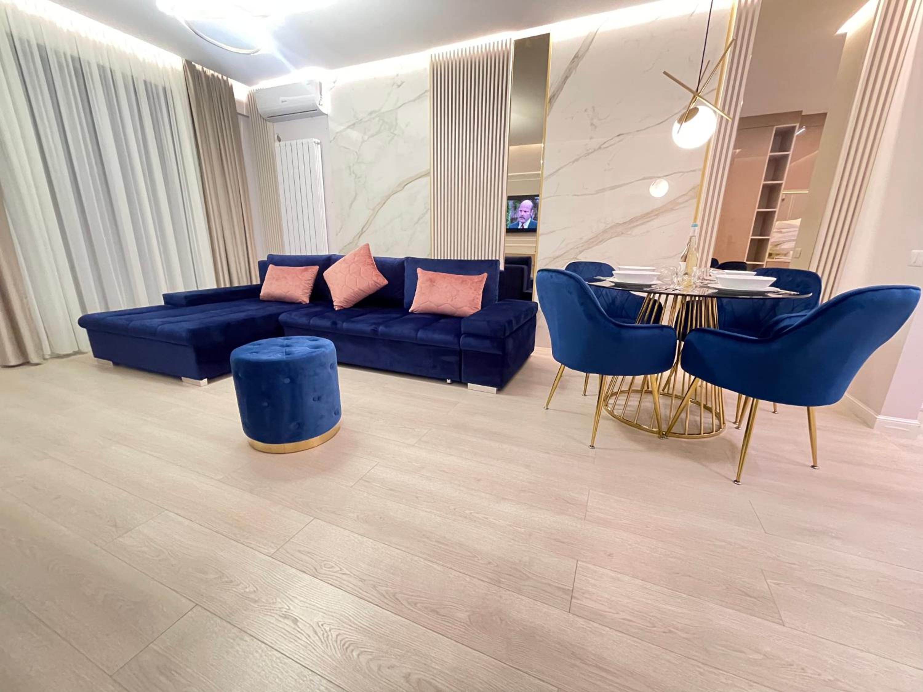 SOLID BARRELS LUXURY APARTMENTS