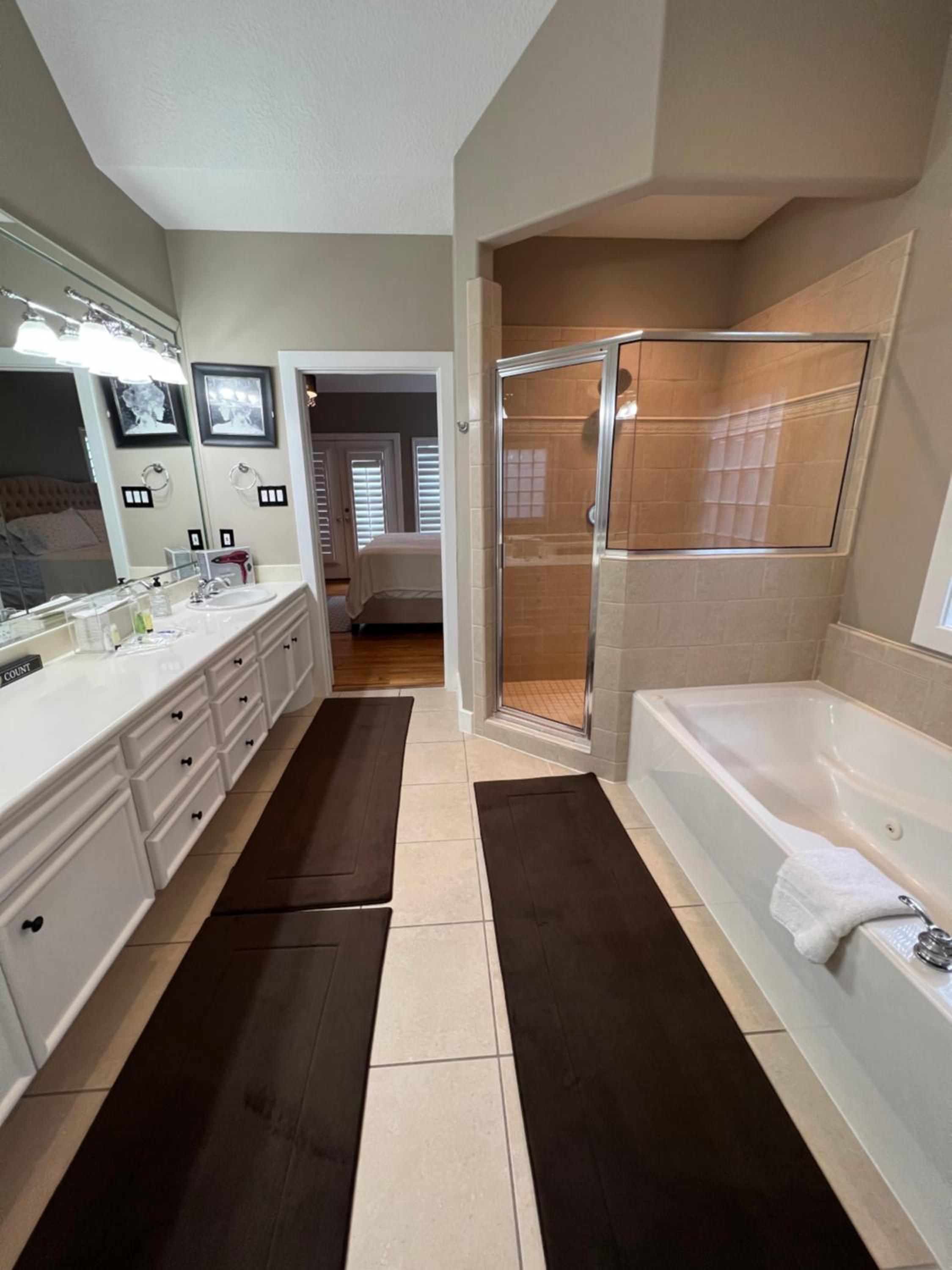 WANDERLUST villa near GALLERIA MALL