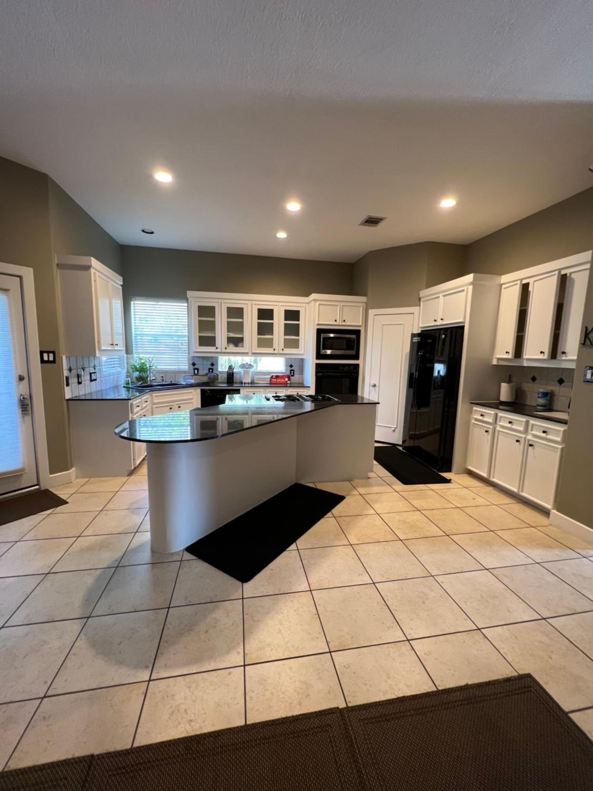 WANDERLUST villa near GALLERIA MALL
